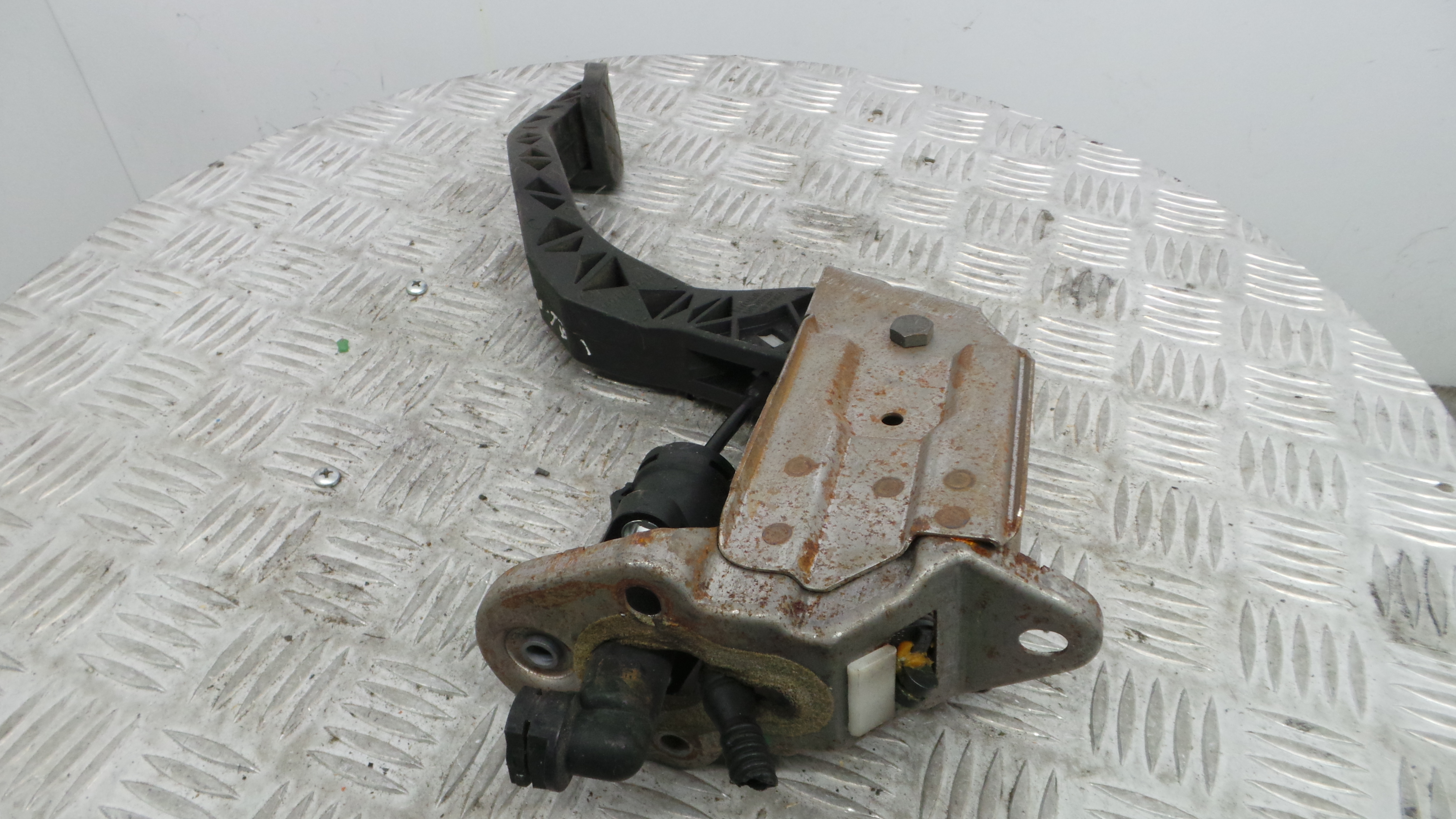 Pedal de Embraiagem 6Q1721059AJ - SEAT IBIZA III (6L1), IBIZA Mk III (6L1)-35063181