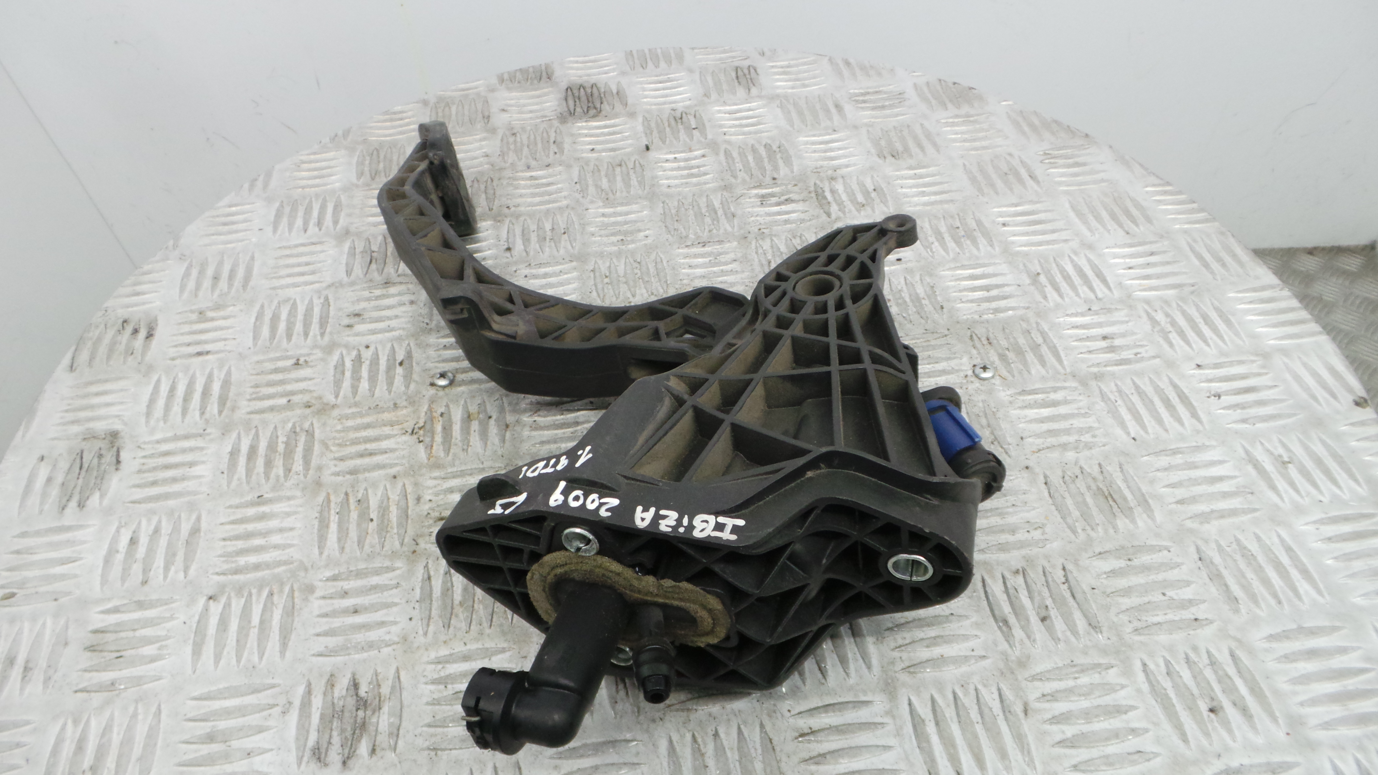 Pedal de Embraiagem 6R1721059H - SEAT IBIZA IV (6J5, 6P1), IBIZA Mk IV (6J5, 6P1)-35063552