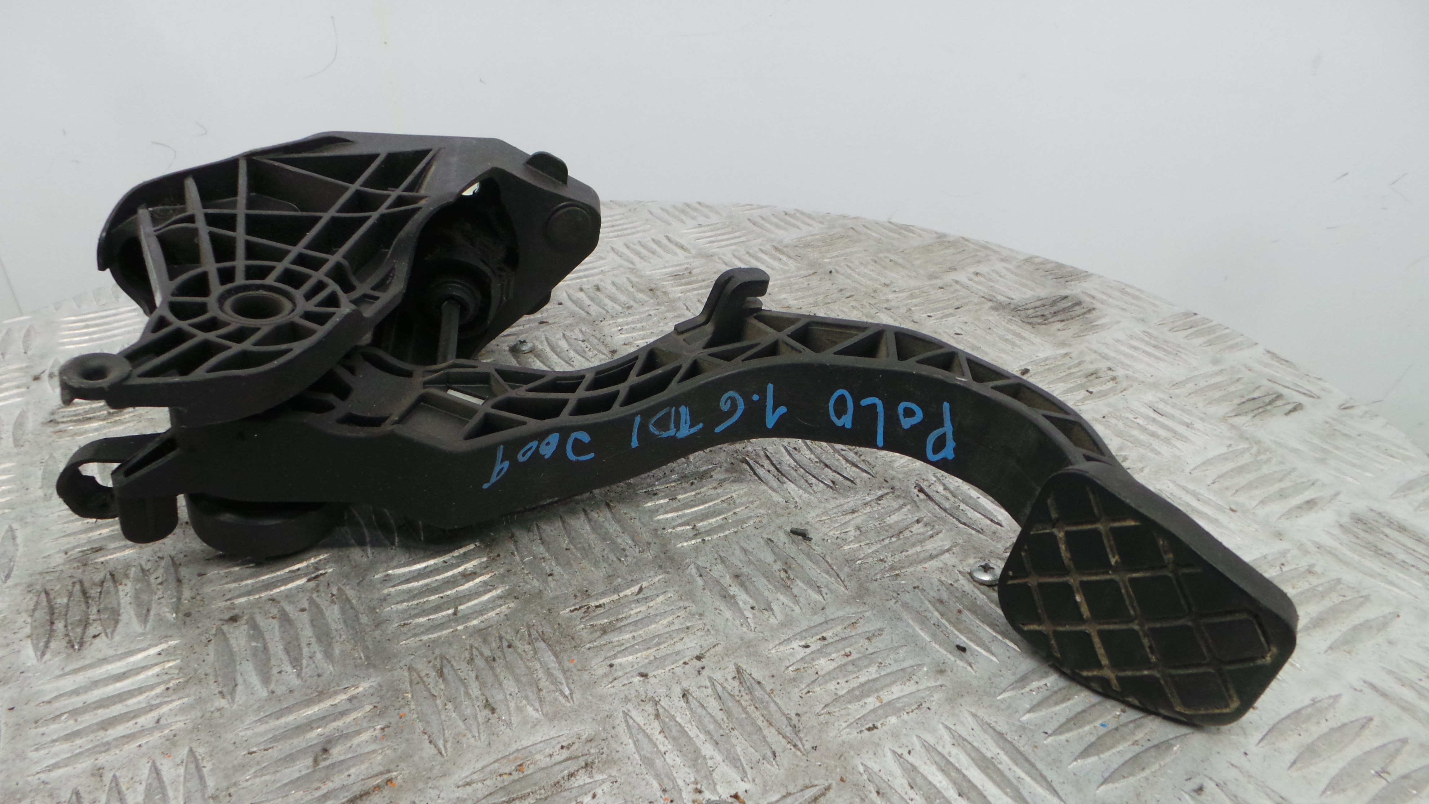Pedal de Embraiagem 6R1721059H - VW POLO V (6R1, 6C1)-35063906