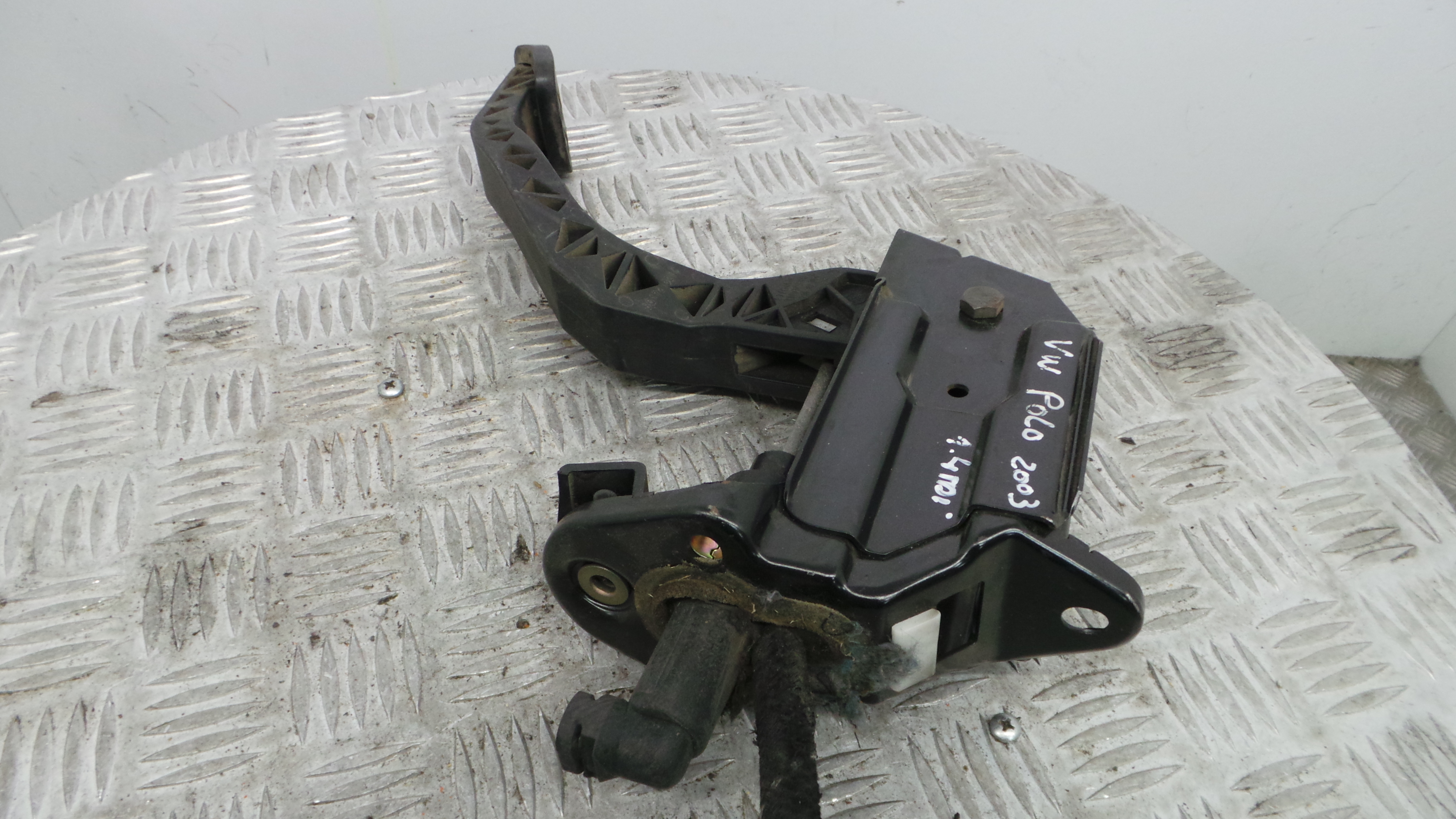 Pedal de Embraiagem 6Q1721059G - VW POLO (9N_, 9A_)-35064200