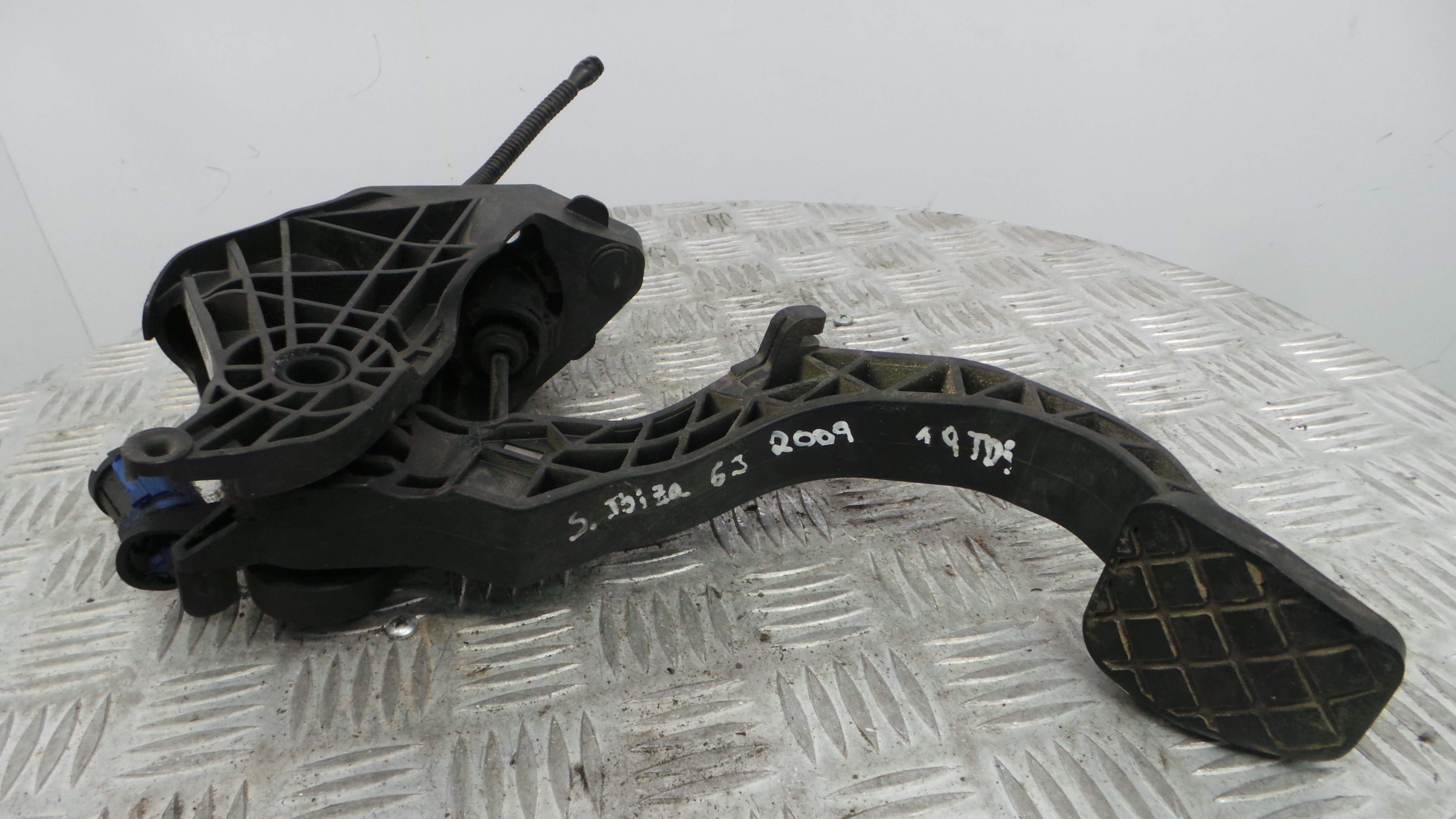 Pedal de Embraiagem 6R1721059H - SEAT IBIZA IV (6J5, 6P1), IBIZA Mk IV (6J5, 6P1)-35064569