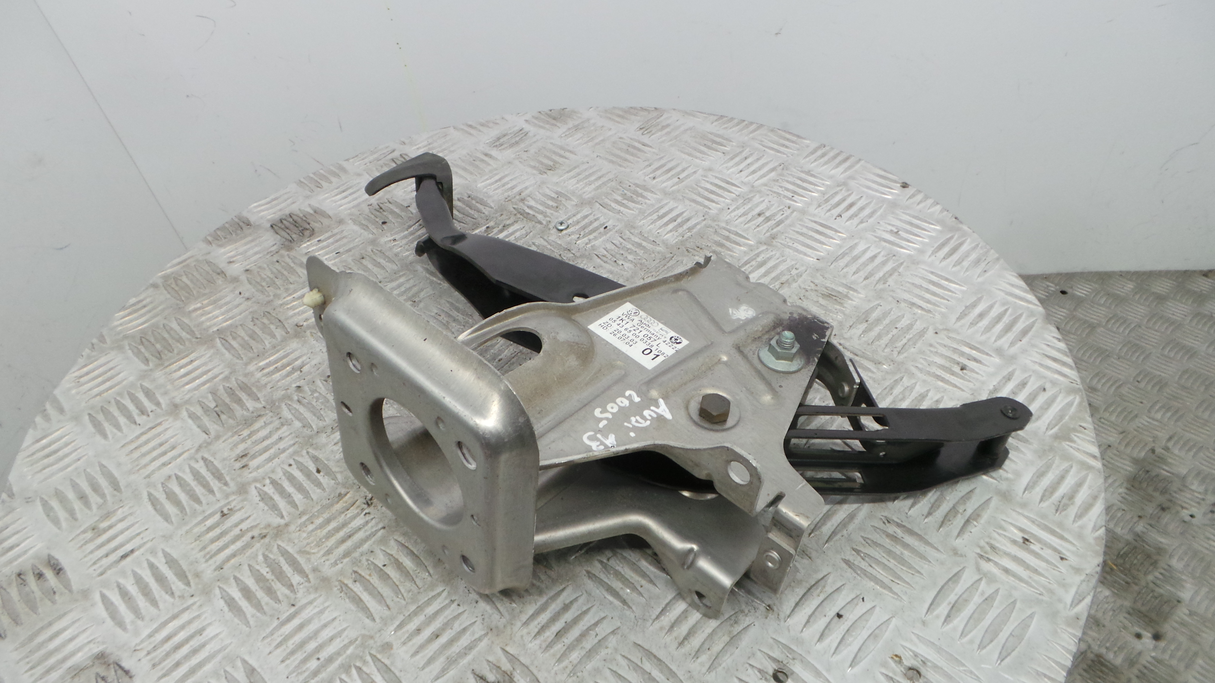 Pedal do Travão 1K1721057L - AUDI A3 (8P1)-35066174