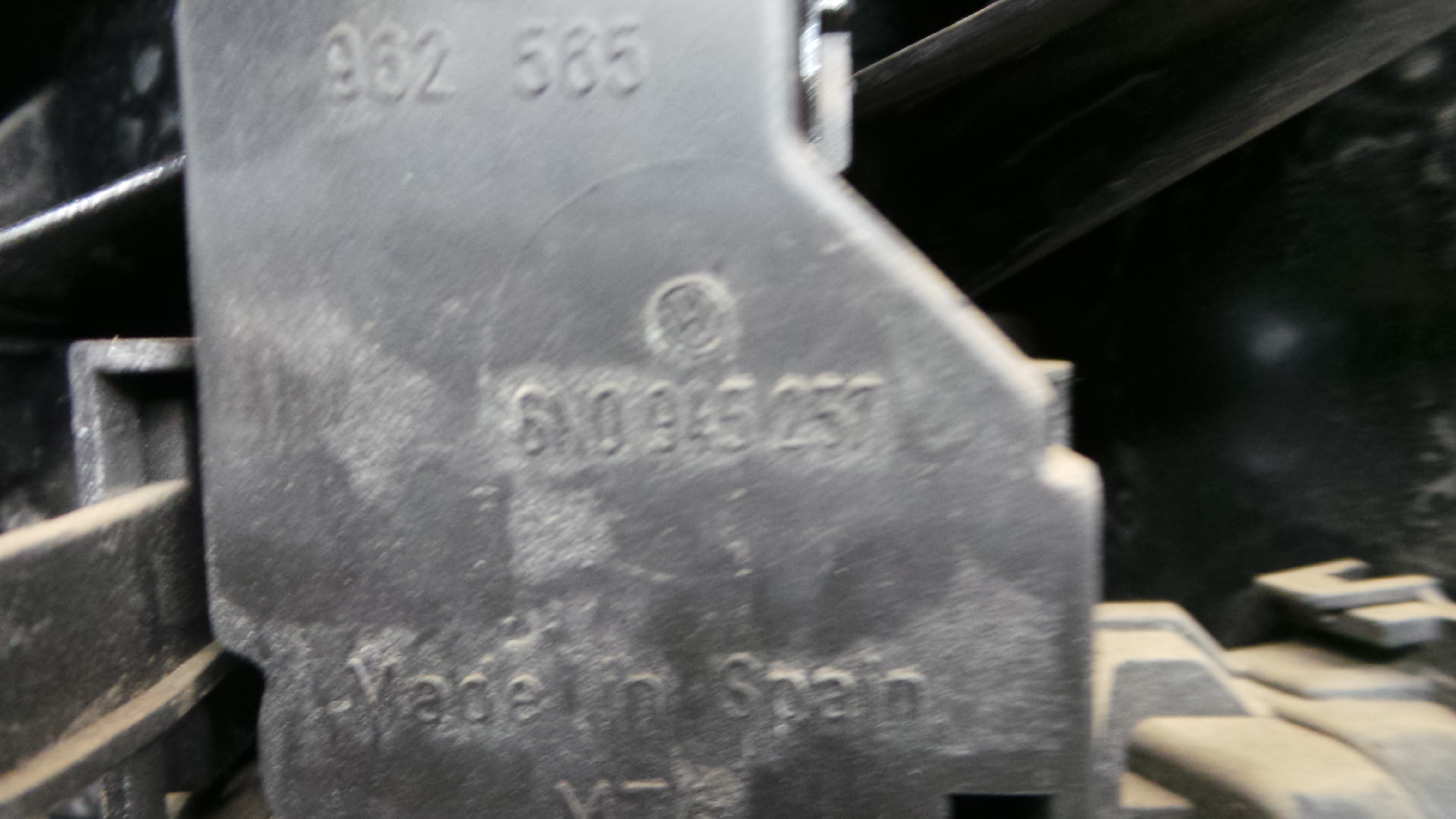 Farolim Stop Esq 01-441-1930L - VW POLO III (6N1)-35176367