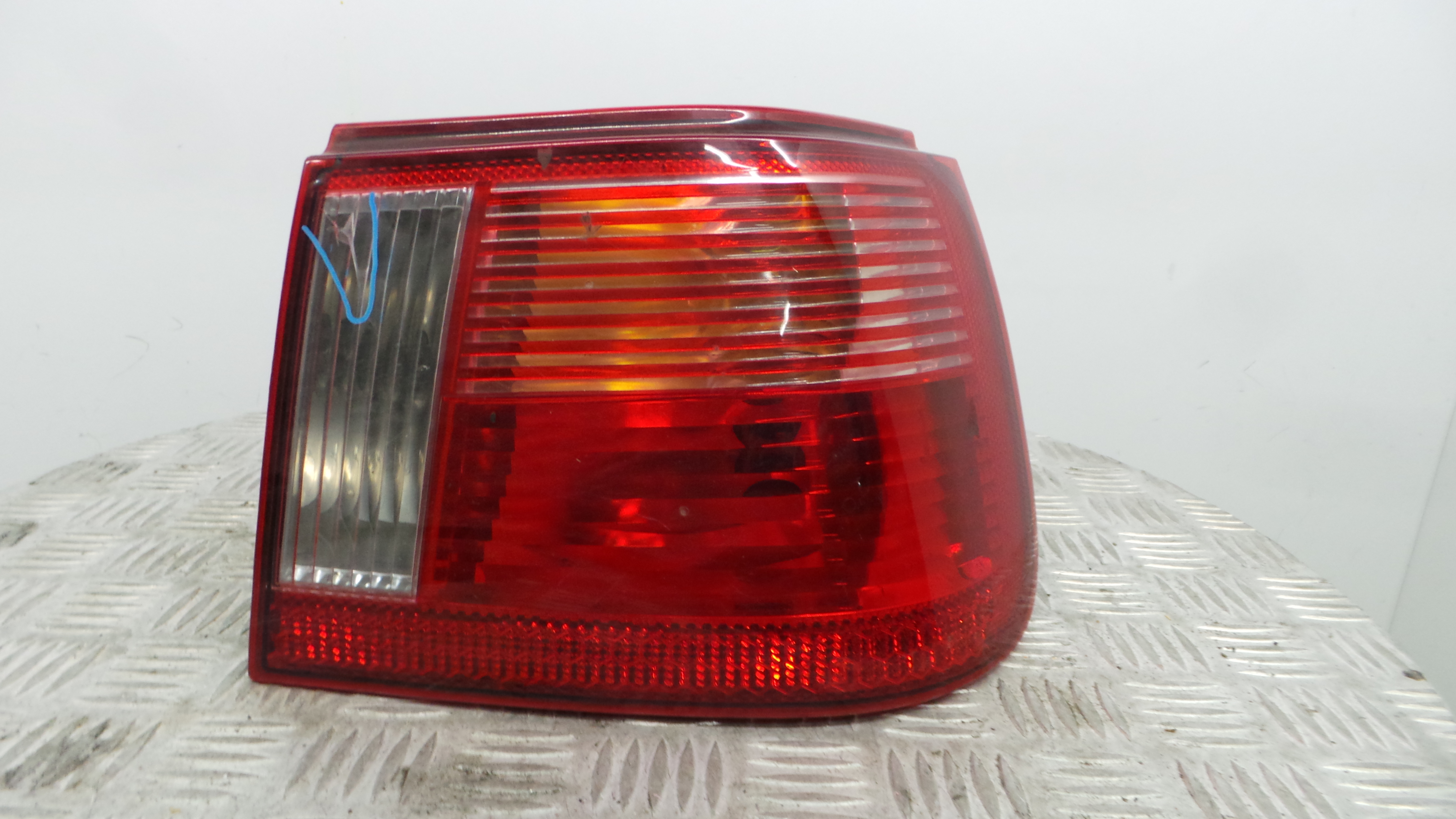 Farolim Stop Dto 6K6945096J - SEAT IBIZA II (6K1), IBIZA Mk II (6K1)-35176613 Farolim Stop Dto 6K6945096J - SEAT IBIZA II (6K1), IBIZA Mk II (6K1)-35176613