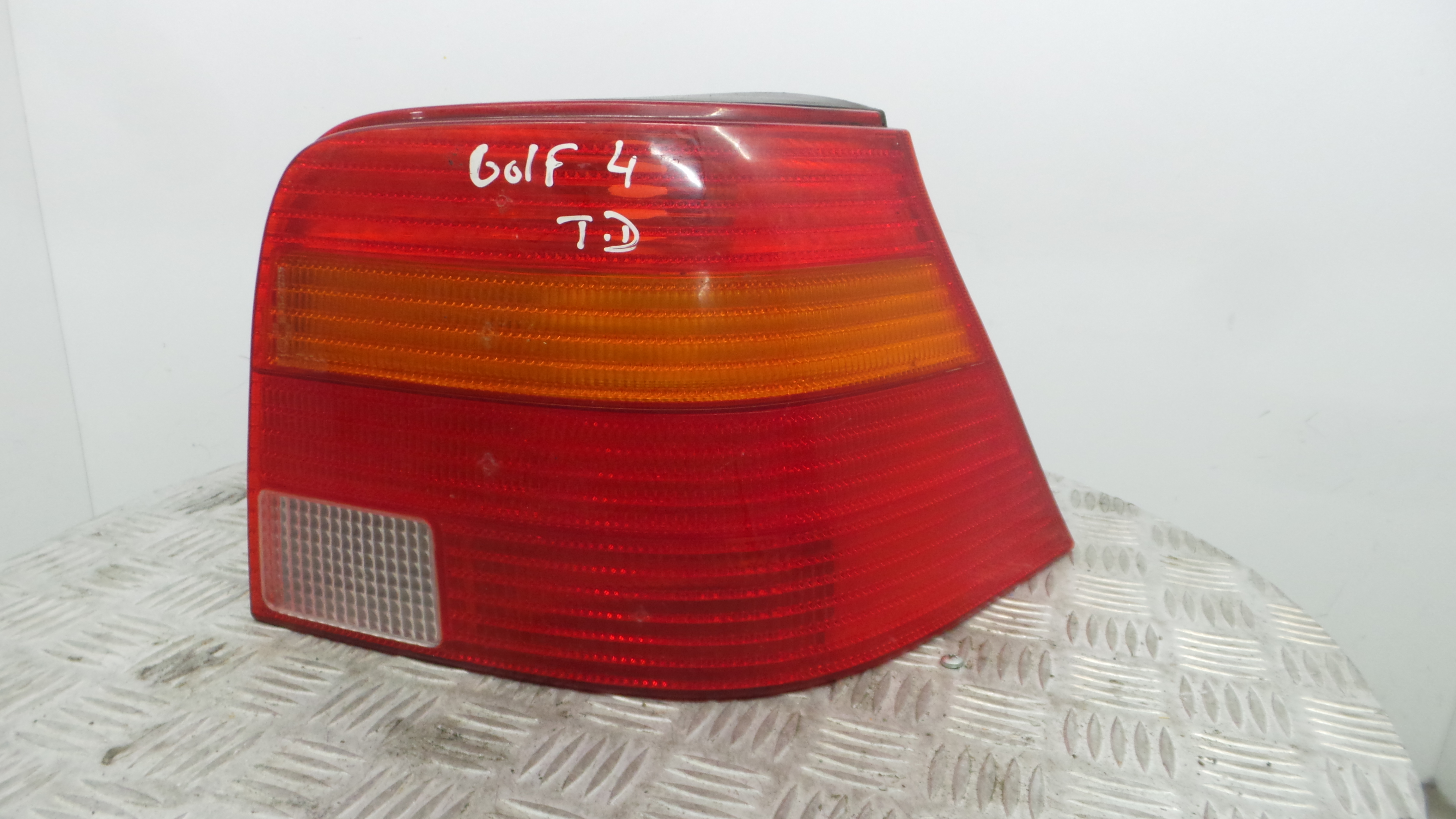 Farolim Stop Dto 1J6945096Q - VW GOLF IV (1J1), GOLF Mk IV (1J1)-35176726