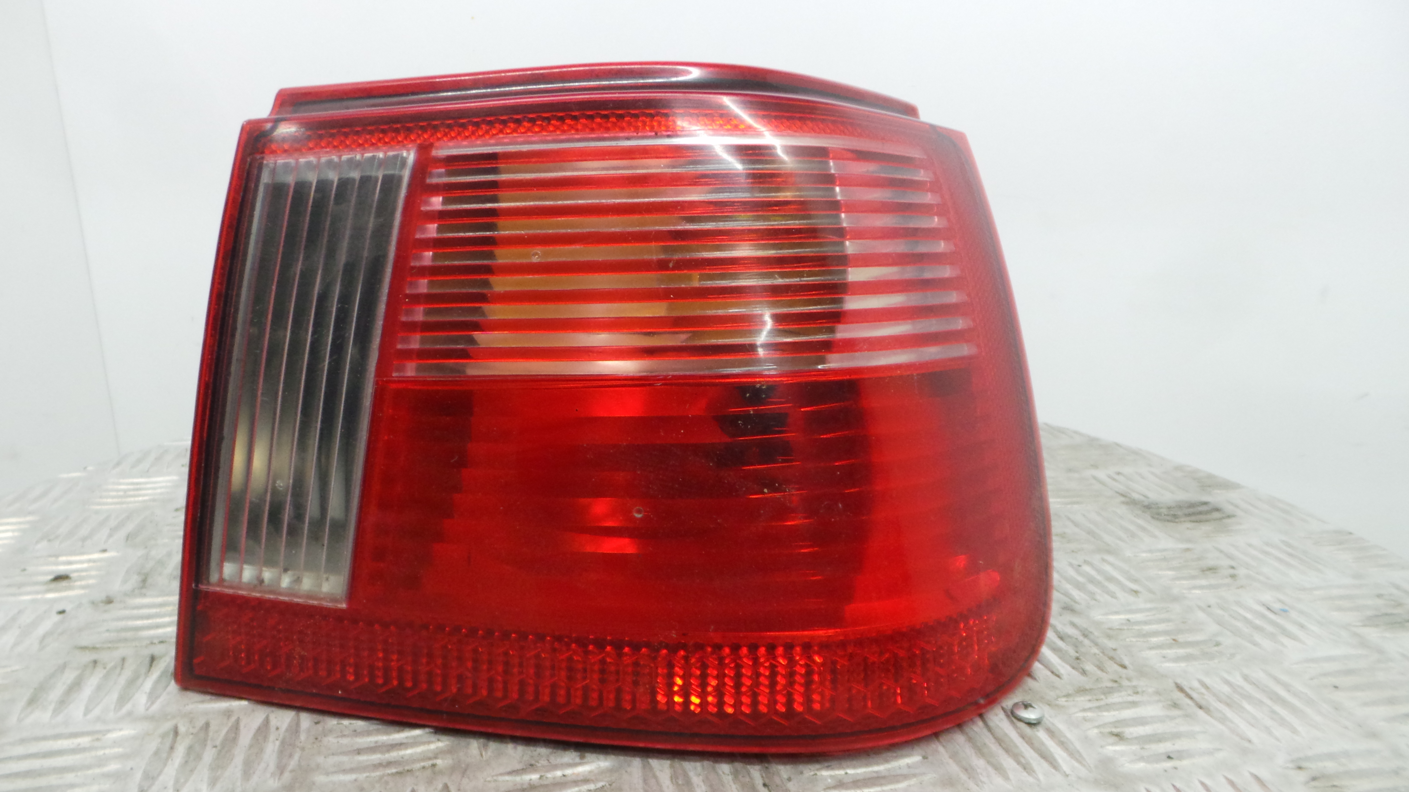 Farolim Stop Dto 6K6945096J - SEAT IBIZA II (6K1), IBIZA Mk II (6K1)-35177535 Farolim Stop Dto 6K6945096J - SEAT IBIZA II (6K1), IBIZA Mk II (6K1)-35177535