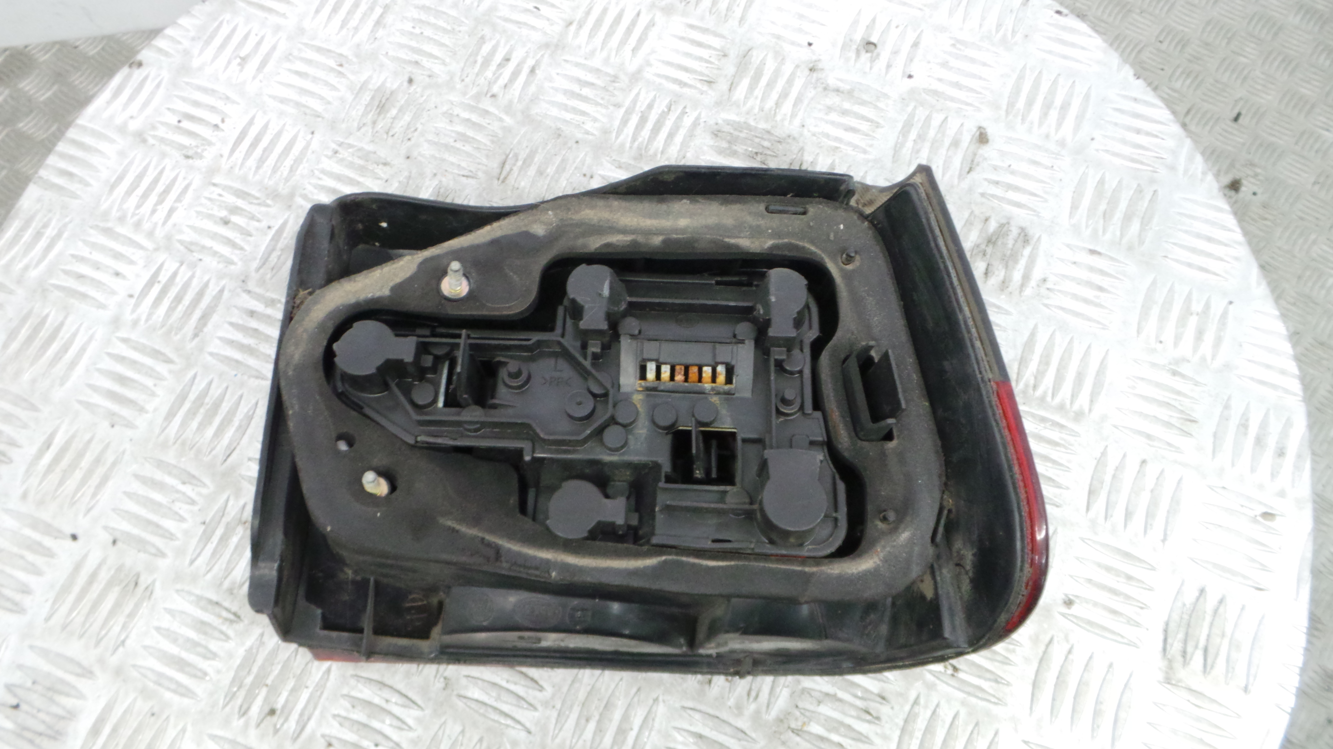 Farolim Stop Esq 6K6945111E - SEAT IBIZA II (6K1), IBIZA Mk II (6K1)-35179451