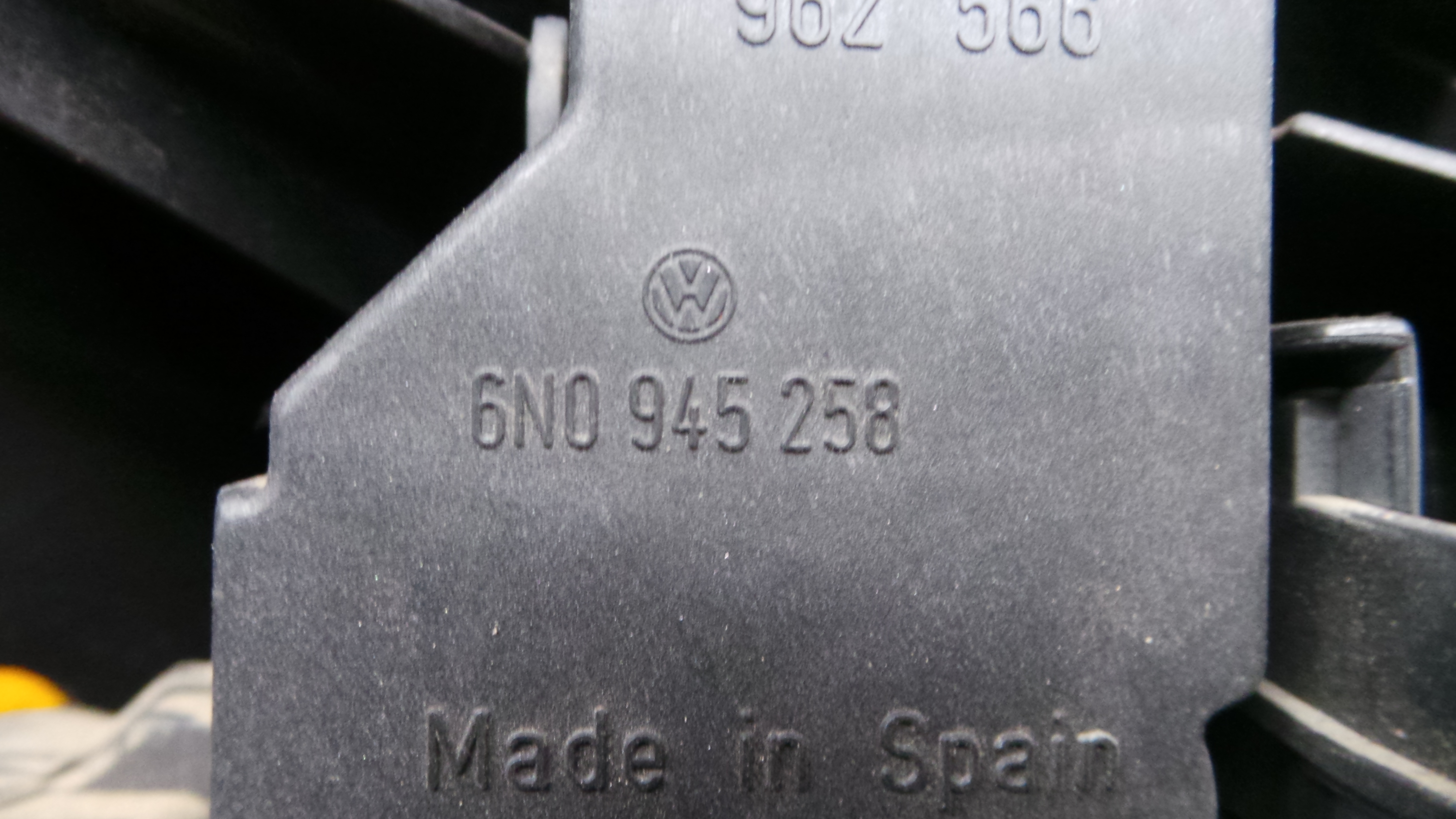 Farolim Stop Dto 6N0945096B - VW POLO III (6N1)-35183944