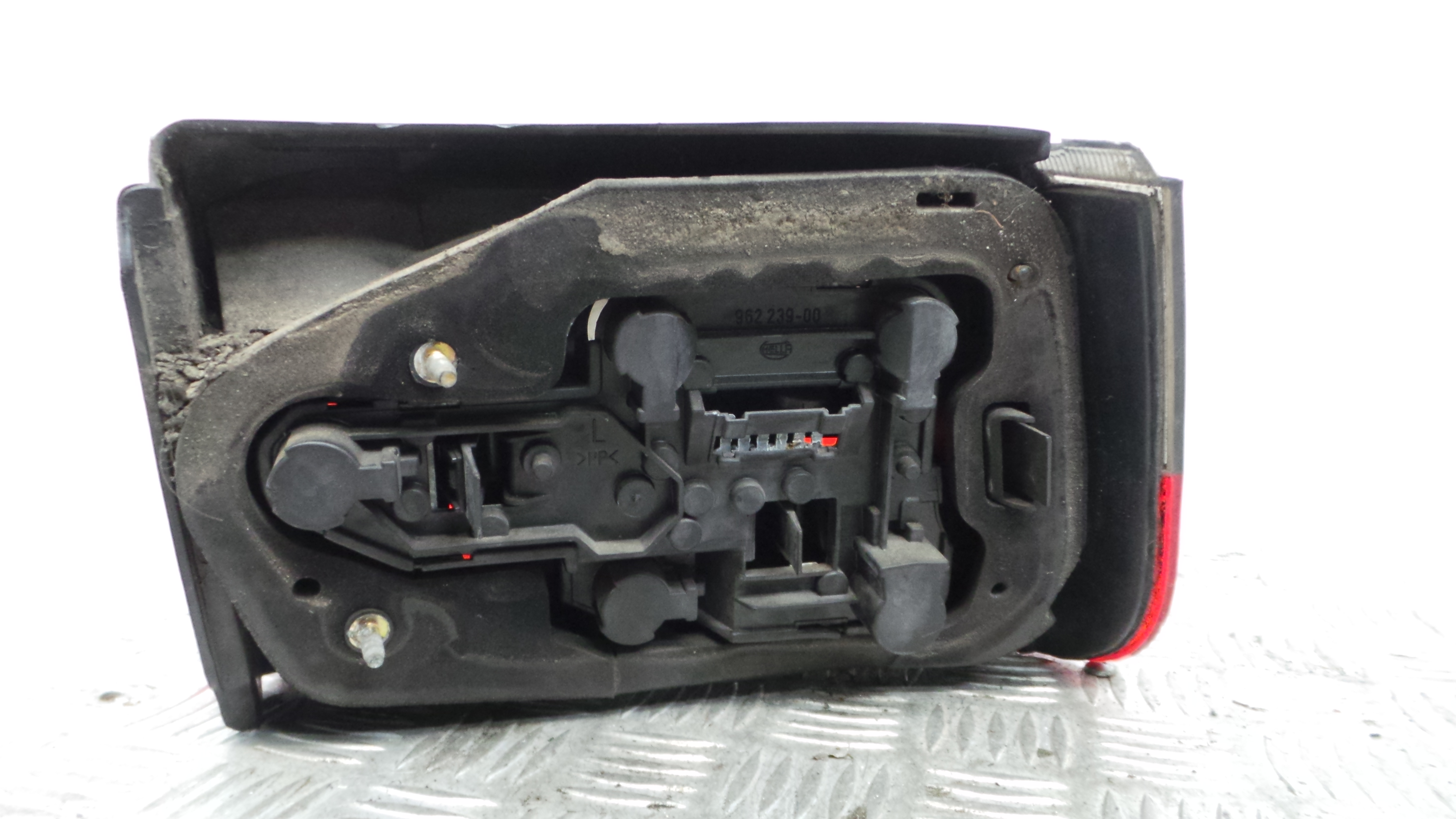 Farolim Stop Esq 6K6945111E - SEAT IBIZA II (6K1), IBIZA Mk II (6K1)-35184065