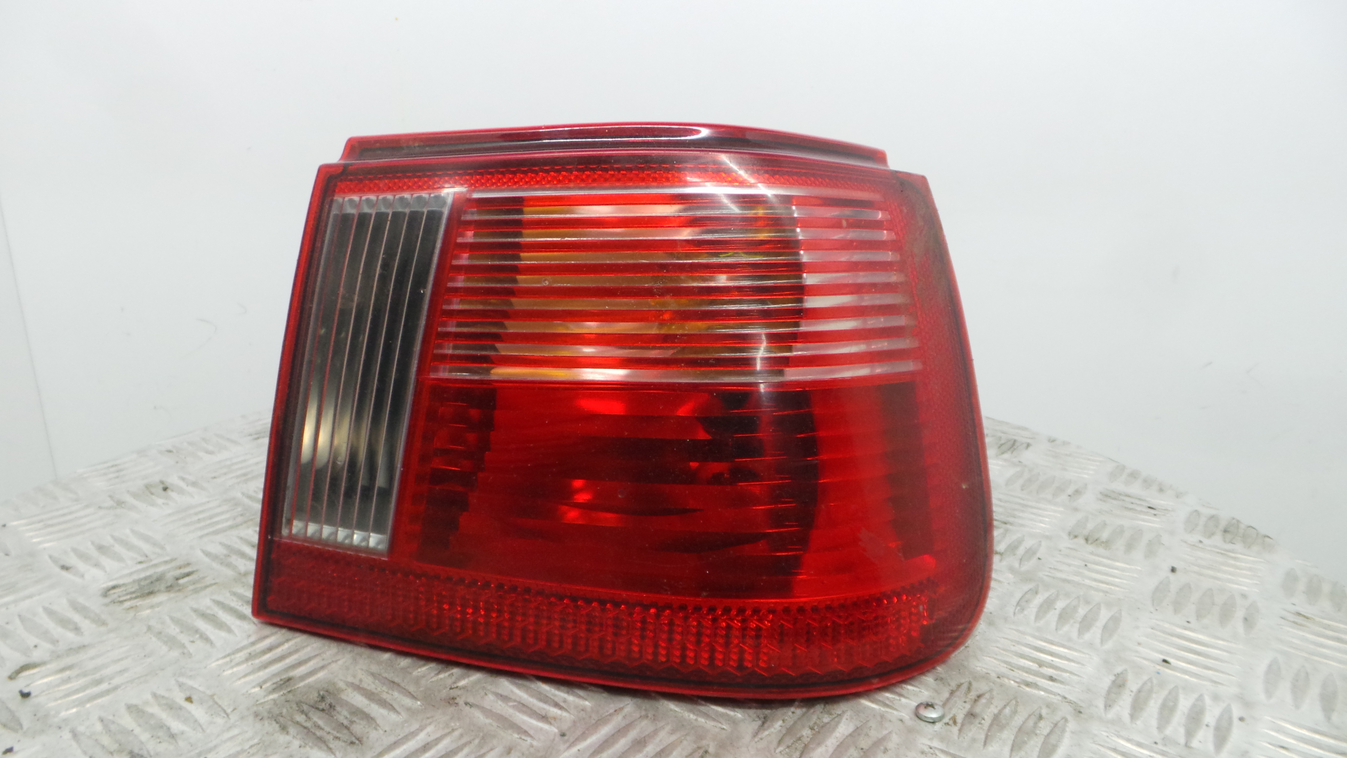 Farolim Stop Dto 6K6945096J - SEAT IBIZA II (6K1), IBIZA Mk II (6K1)-35186765 Farolim Stop Dto 6K6945096J - SEAT IBIZA II (6K1), IBIZA Mk II (6K1)-35186765