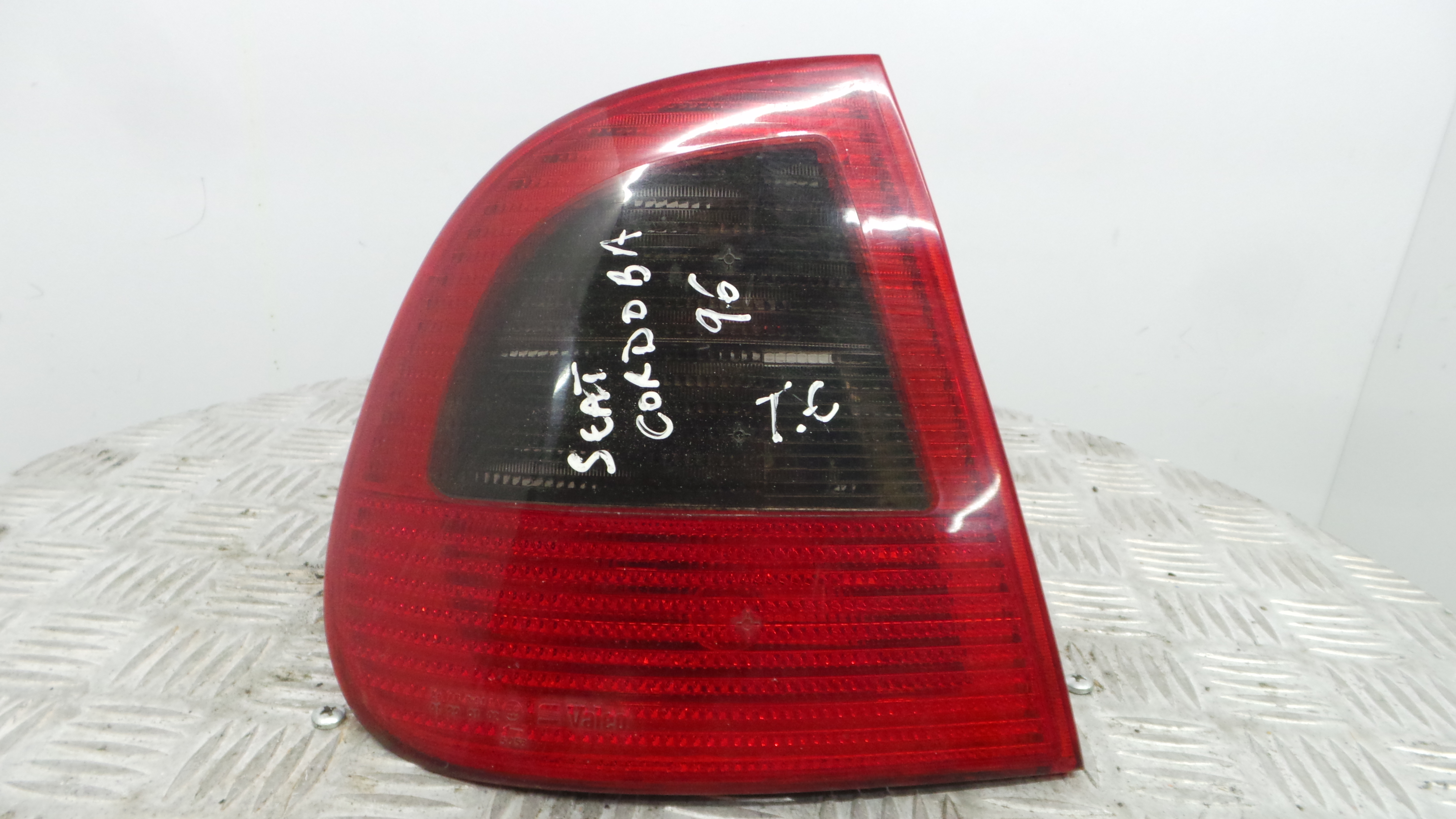 Farolim Stop Esq 6K5945095 - SEAT CORDOBA (6K1, 6K2)-35187373 Farolim Stop Esq 6K5945095 - SEAT CORDOBA (6K1, 6K2)-35187373