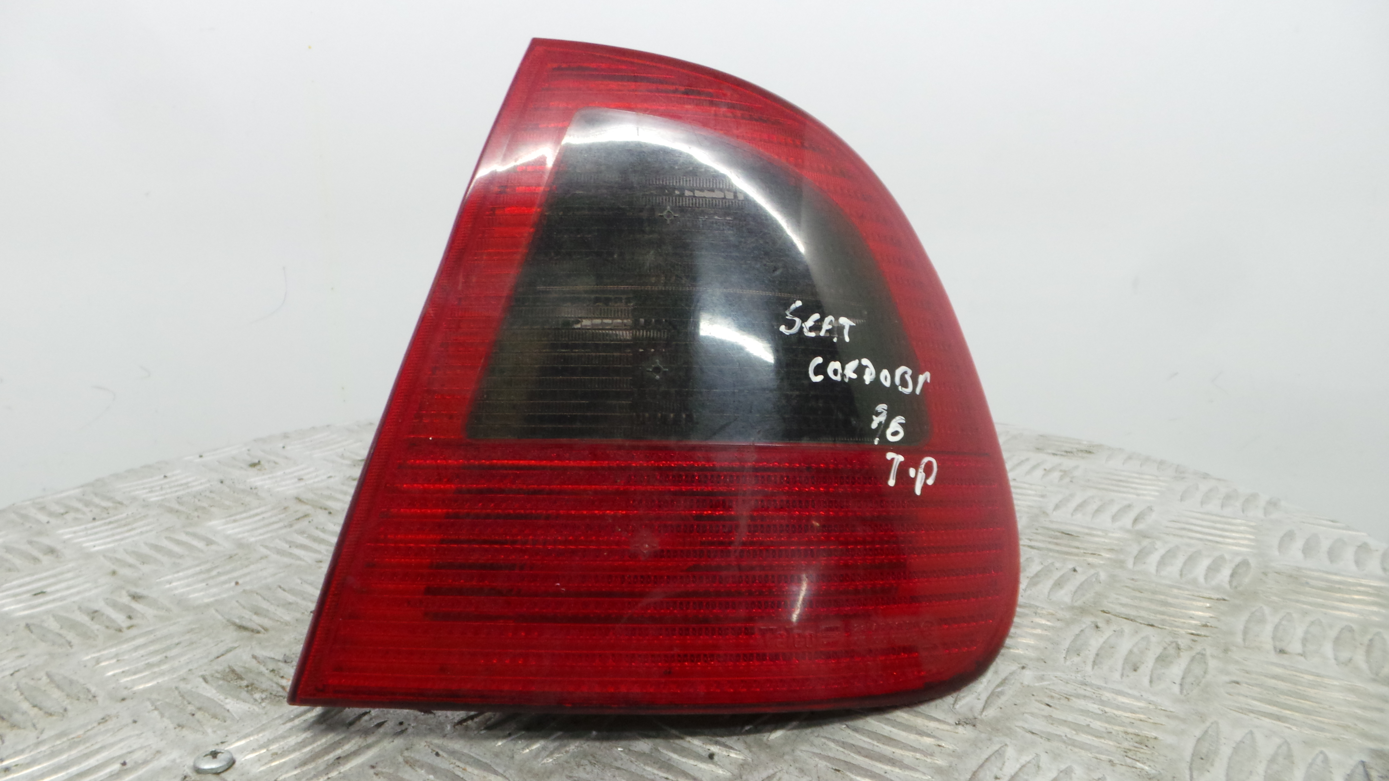 Farolim Stop Dto 6K5945096 - SEAT CORDOBA (6K1, 6K2)-35188278 Farolim Stop Dto 6K5945096 - SEAT CORDOBA (6K1, 6K2)-35188278