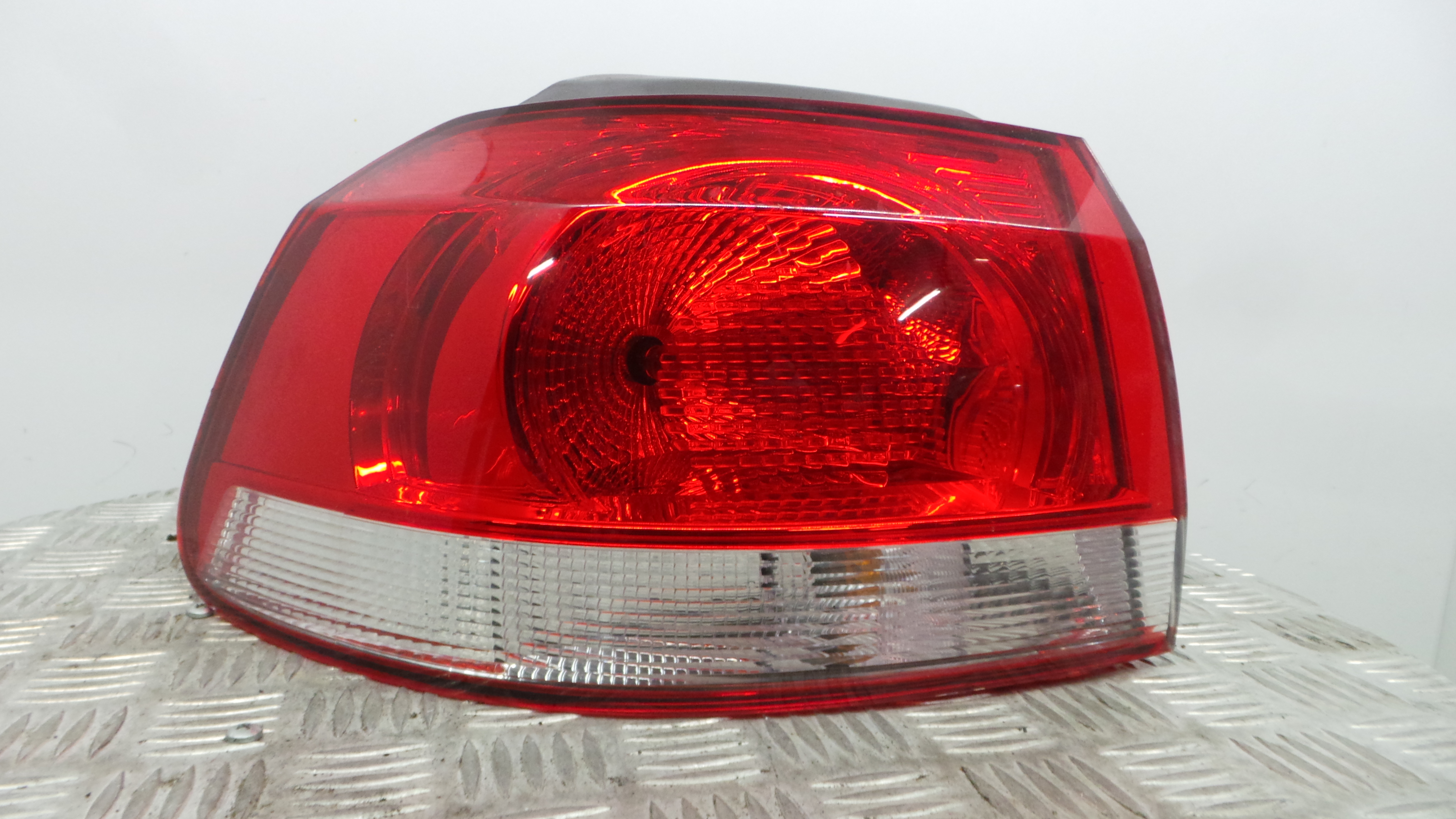 Farolim Stop Esq 11-B434L - VW GOLF VI (5K1)-35190959 Farolim Stop Esq 11-B434L - VW GOLF VI (5K1)-35190959