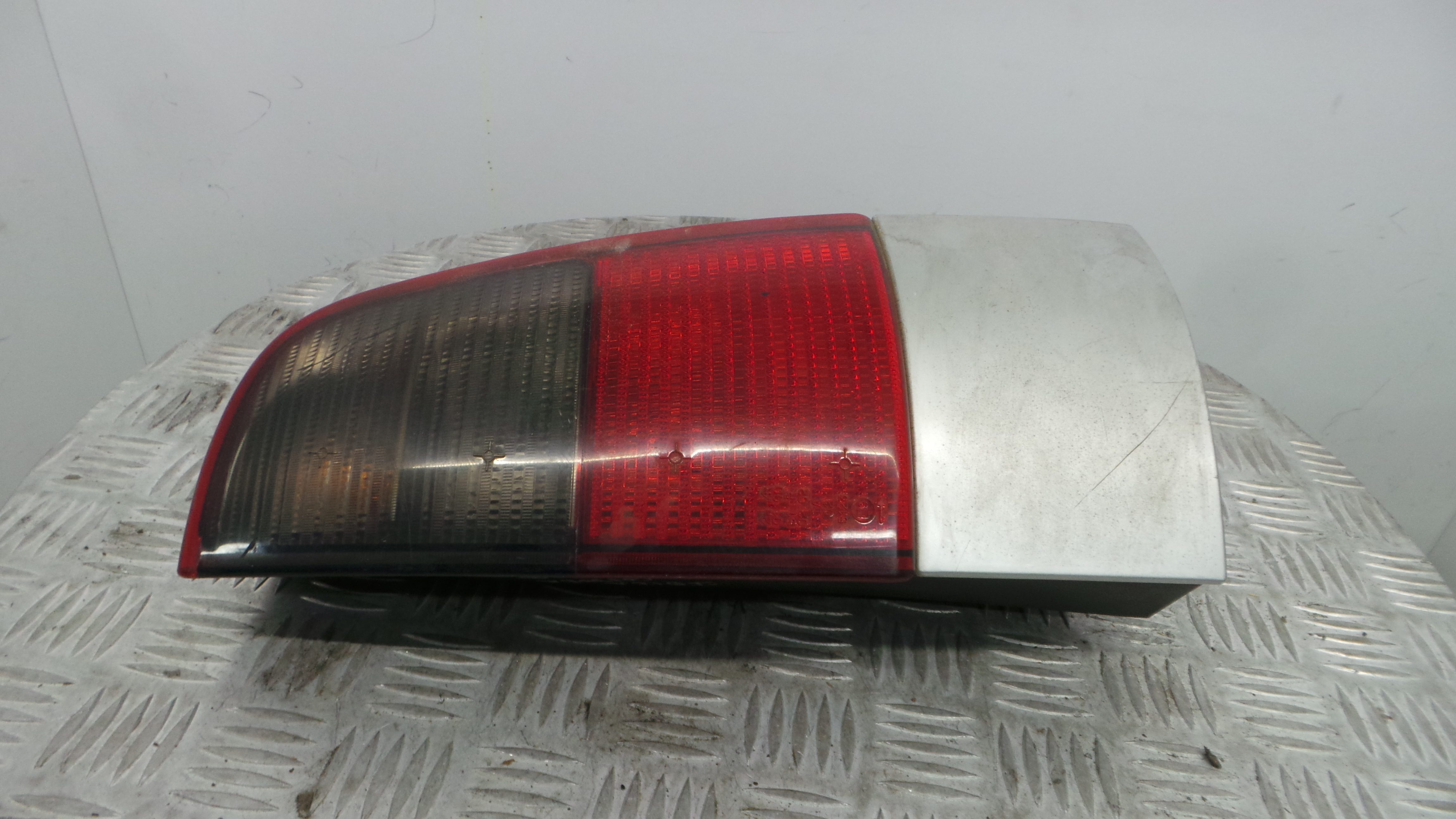 Farolim Stop Dto 6K0945112B - SEAT CORDOBA (6K1, 6K2)-35191082