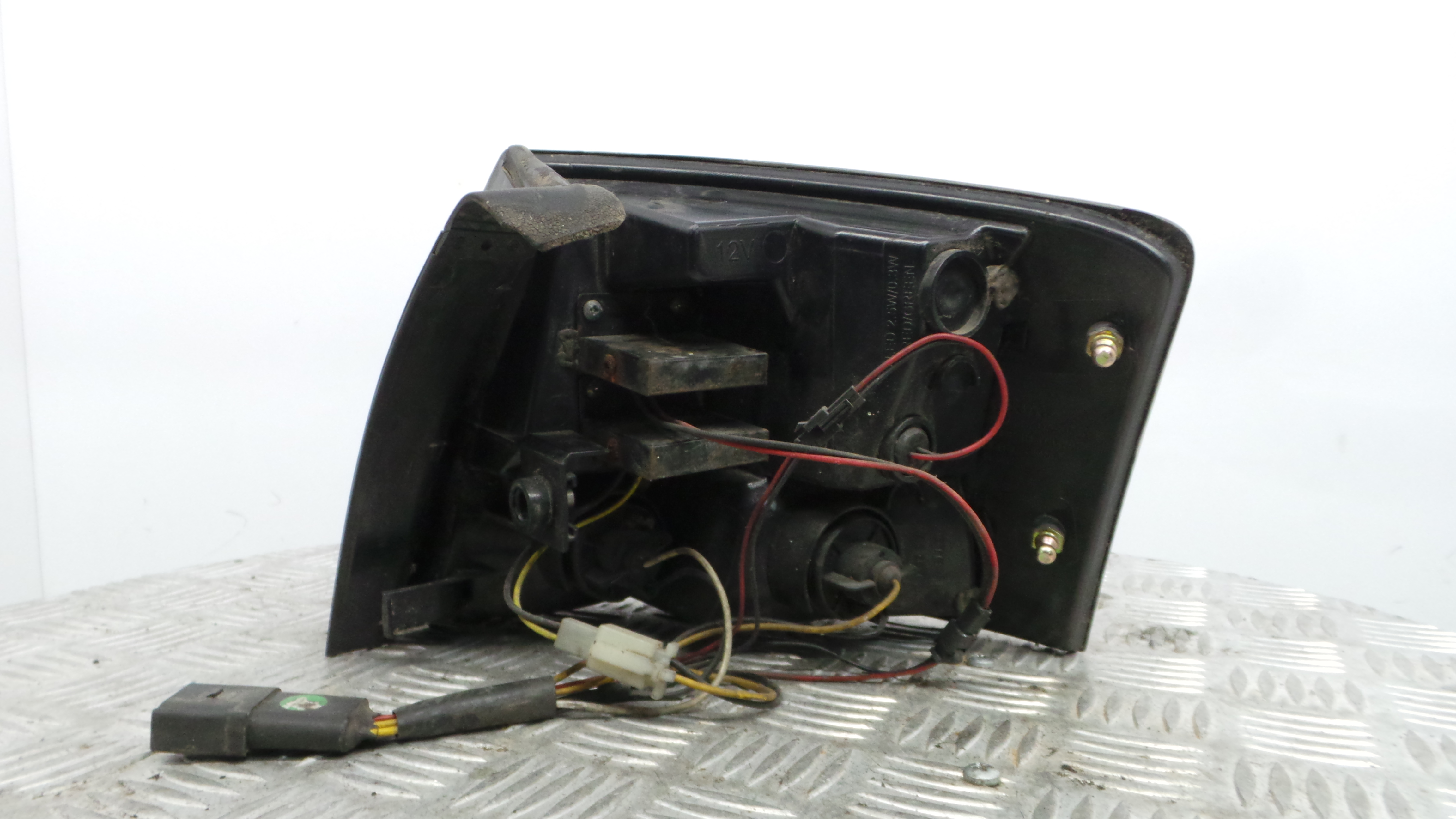 Farolim Stop Esq SK1711-ADA405SW - AUDI A4 B7 (8EC)-35191456