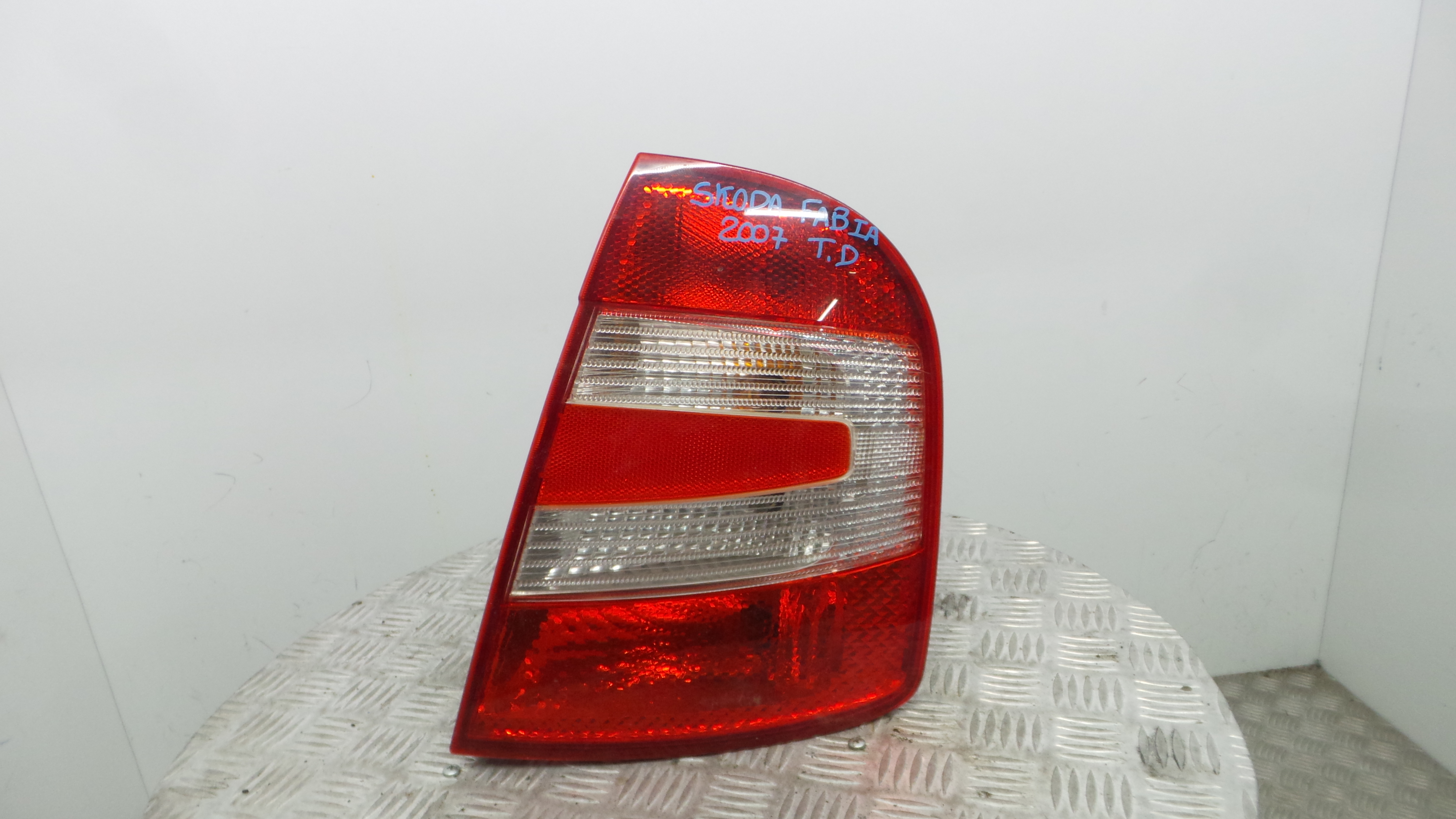 Farolim Stop Dto 6Y6945112B - SKODA FABIA II (542)-35191729