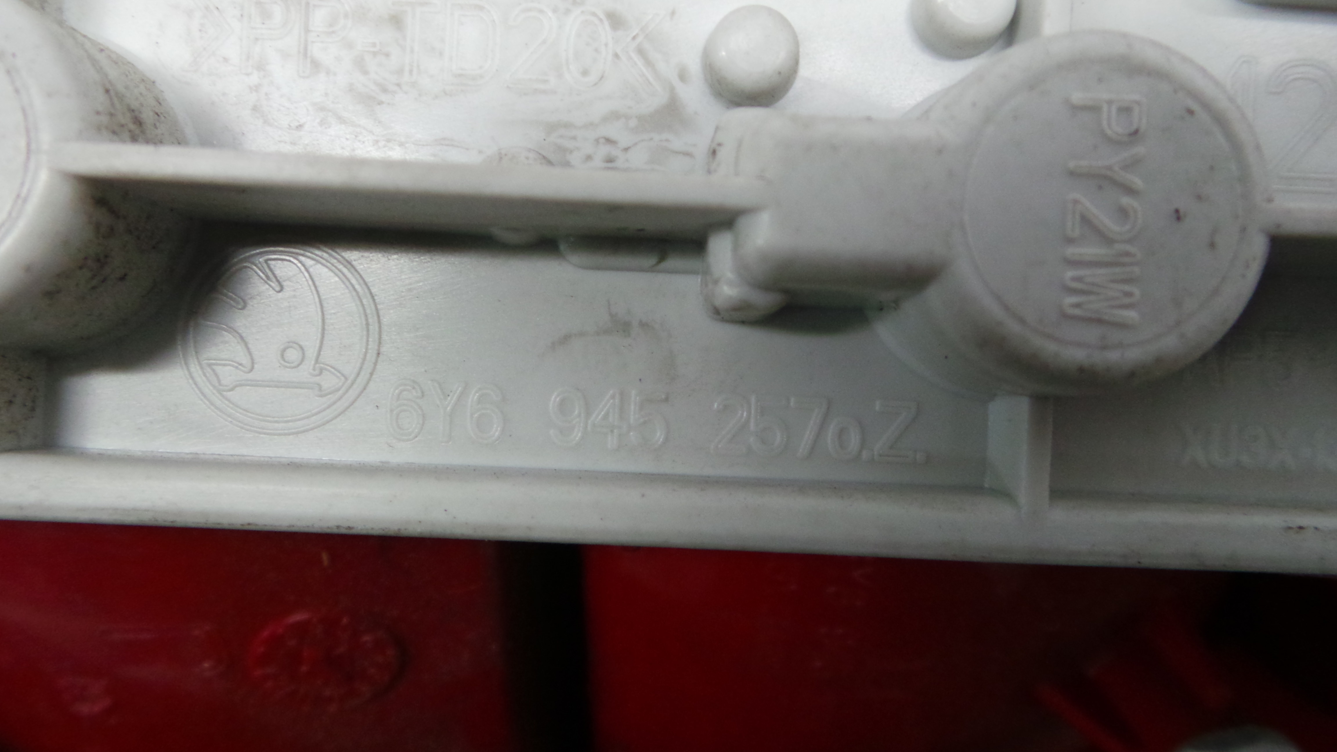 Farolim Stop Dto 6Y6945112B - SKODA FABIA II (542)-35191729