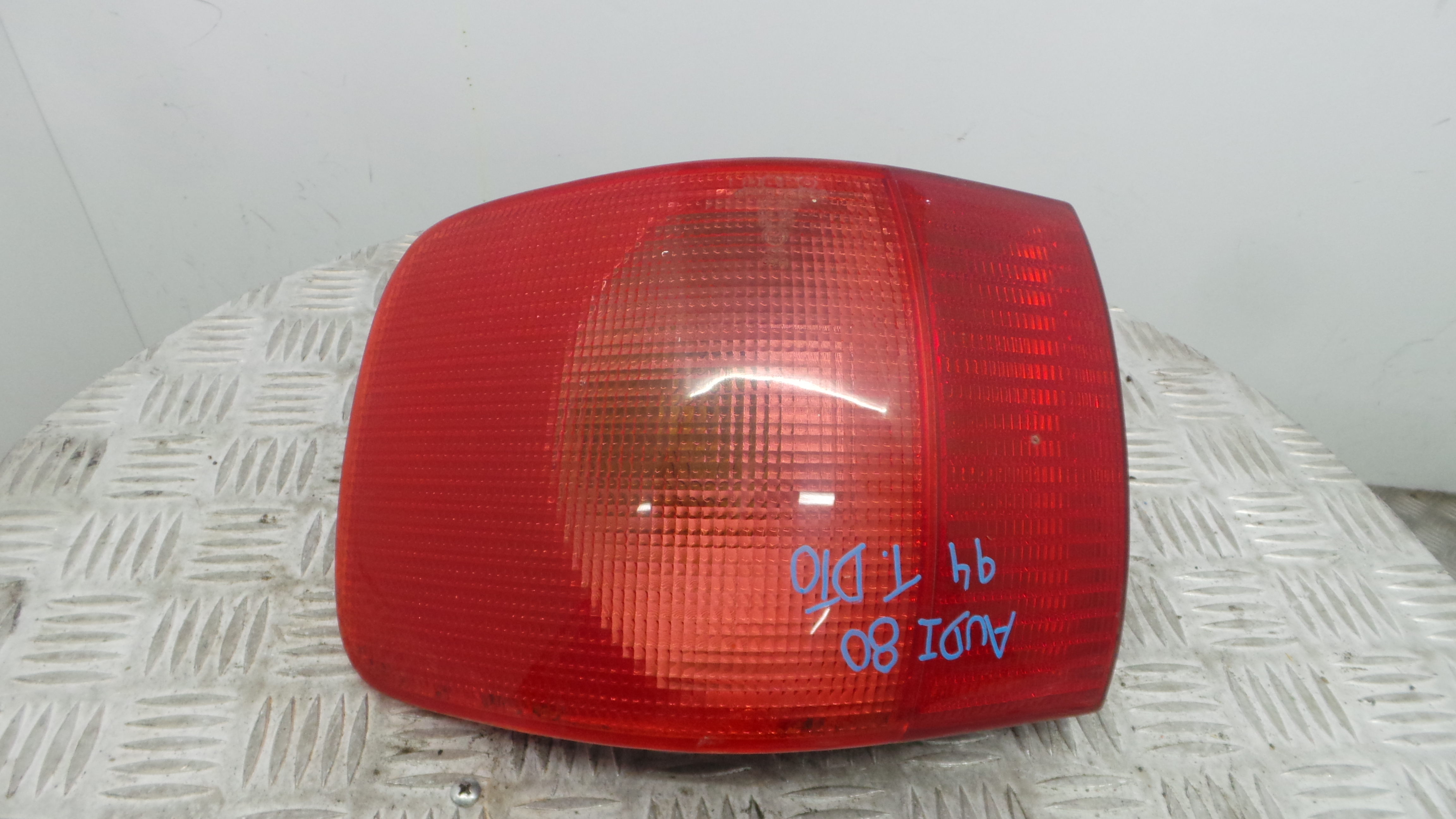 Farolim Stop Dto 01-441-1913L - AUDI 80 B4 três volumes (8C2)-35192006