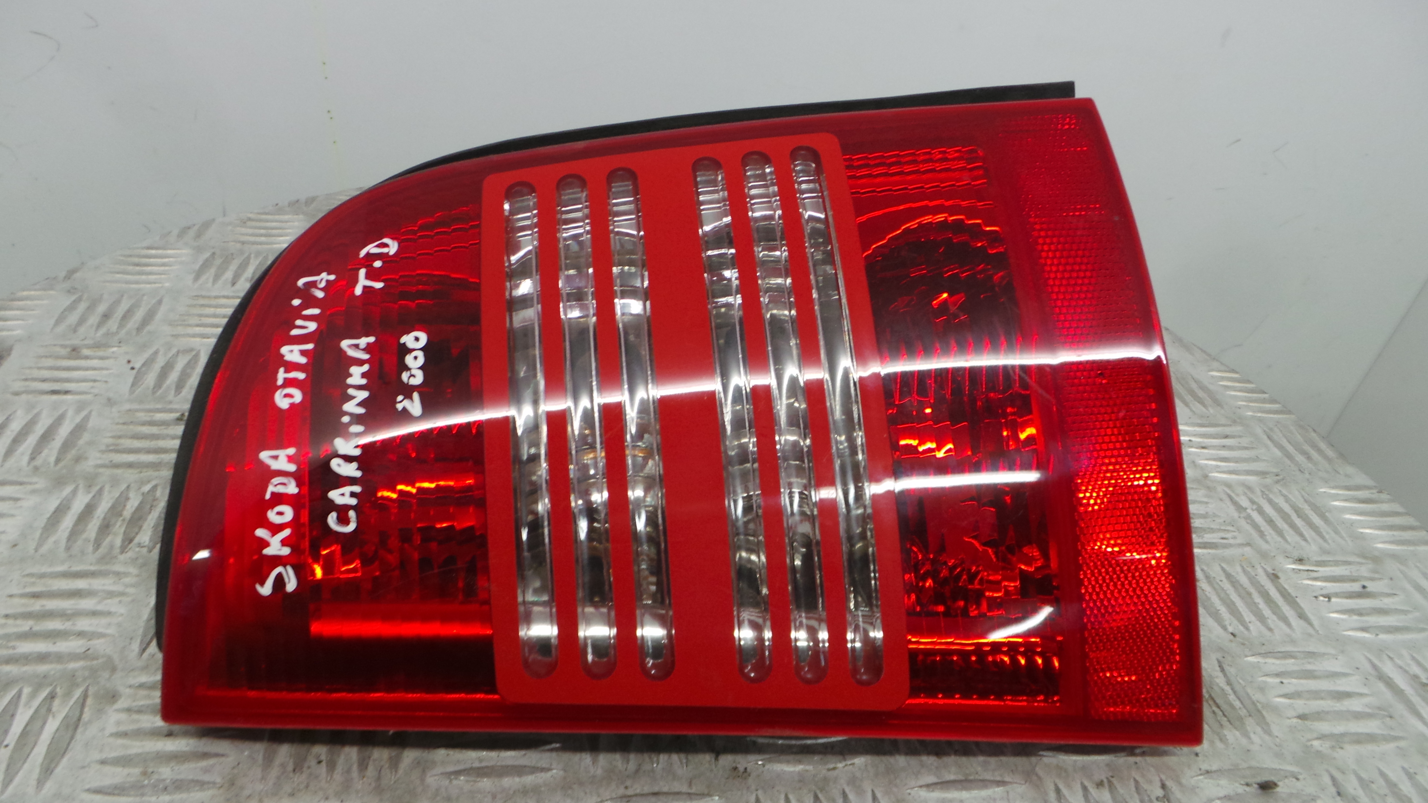 Farolim Stop Dto 08-665-1904R-R - SKODA OCTAVIA I Combi (1U5)-35192338