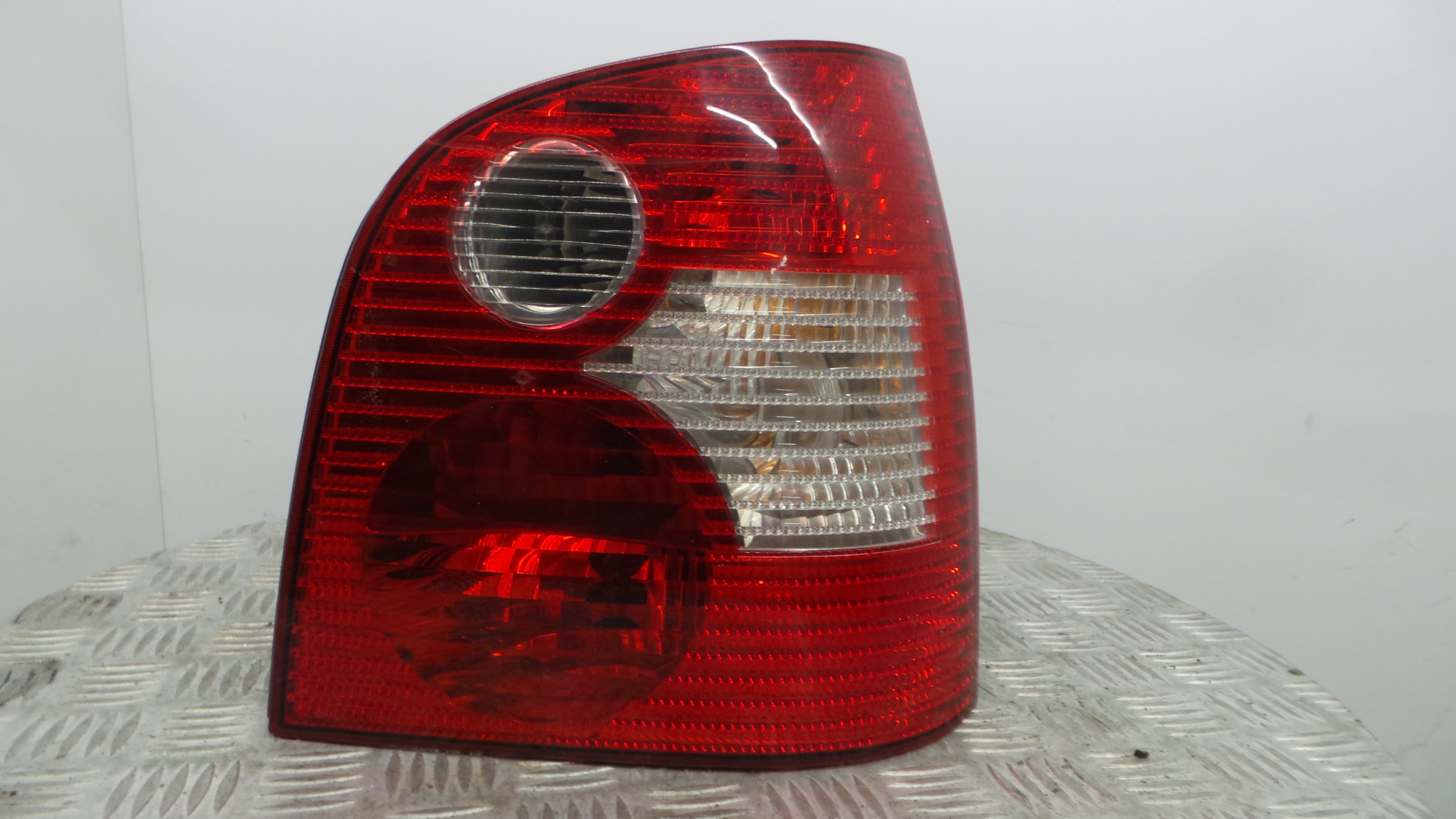 Farolim Stop Dto 6Q6945096B - VW POLO (9N_, 9A_)-35192761