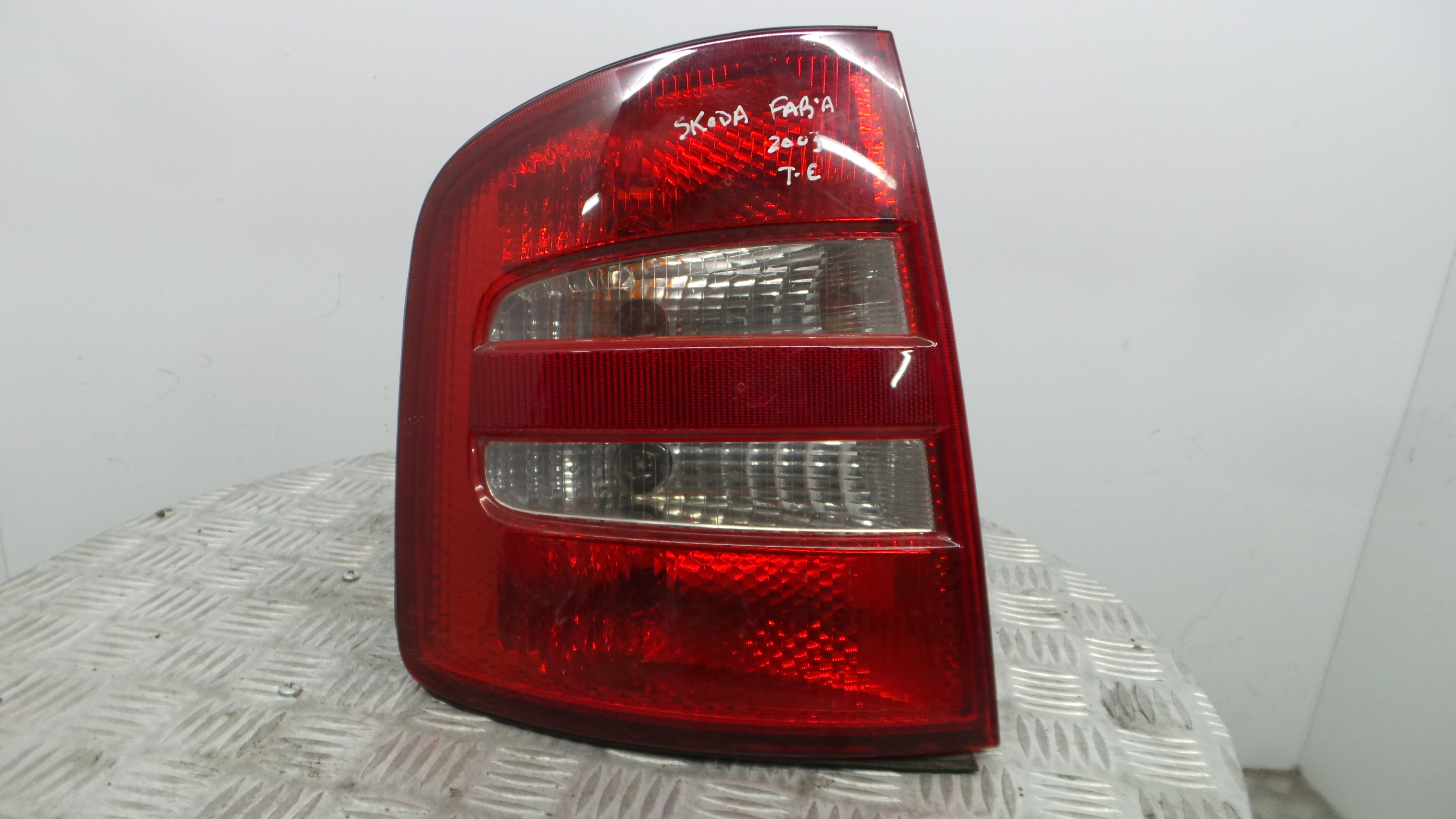 Farolim Stop Esq 6Y9945111B - SKODA FABIA I (6Y2)-35918269