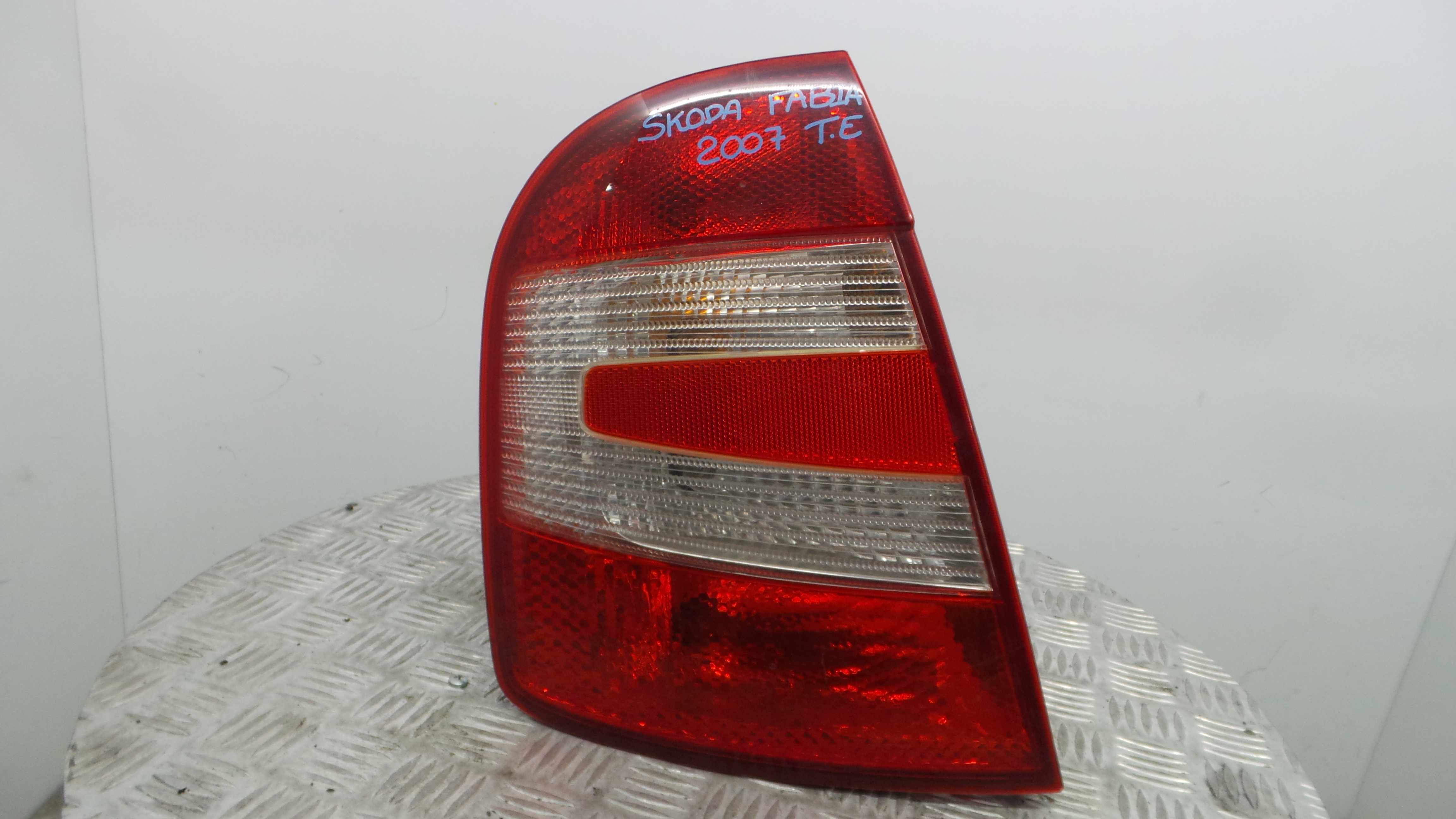 Farolim Stop Esq 6Y6945111C - SKODA FABIA II (542)-35918896