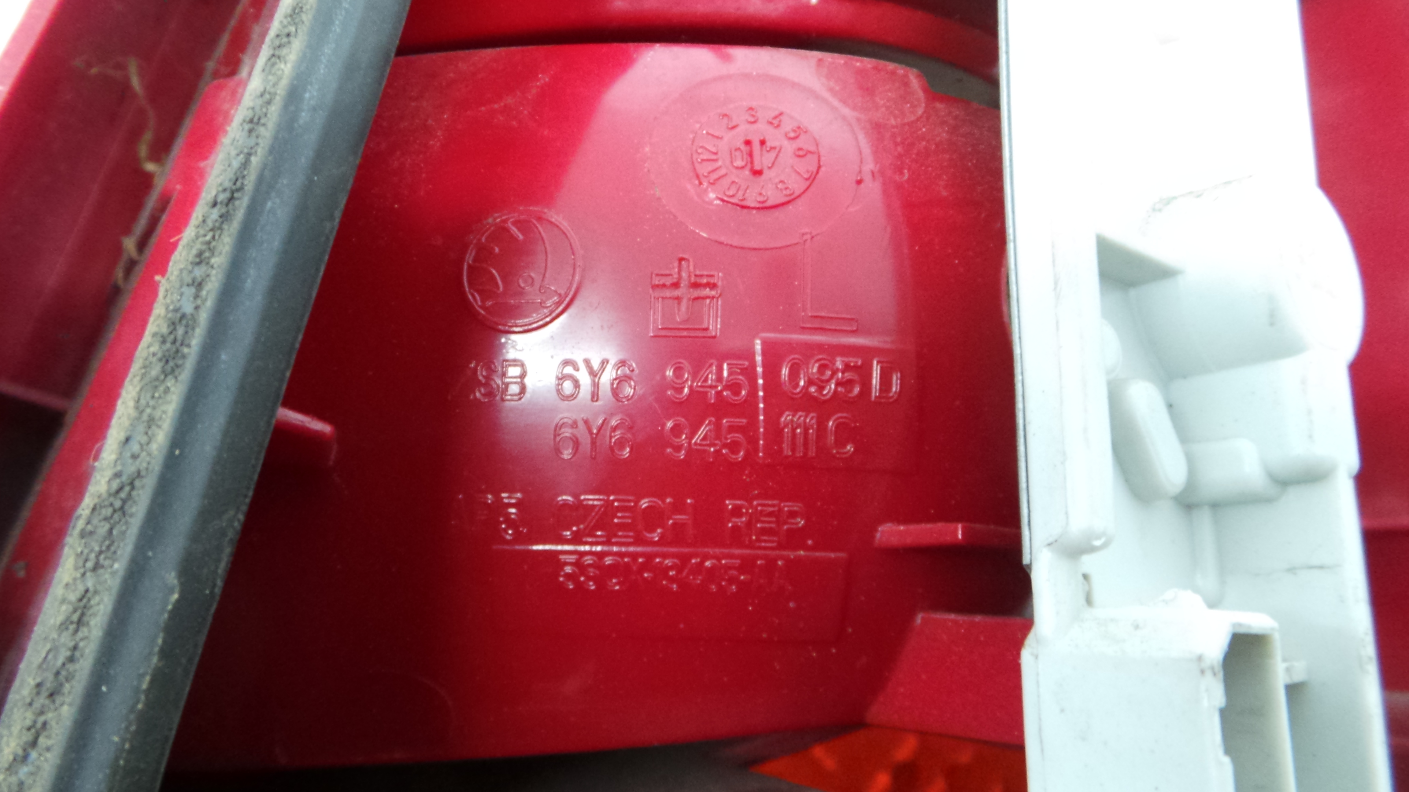 Farolim Stop Esq 6Y6945111C - SKODA FABIA II (542)-35918896