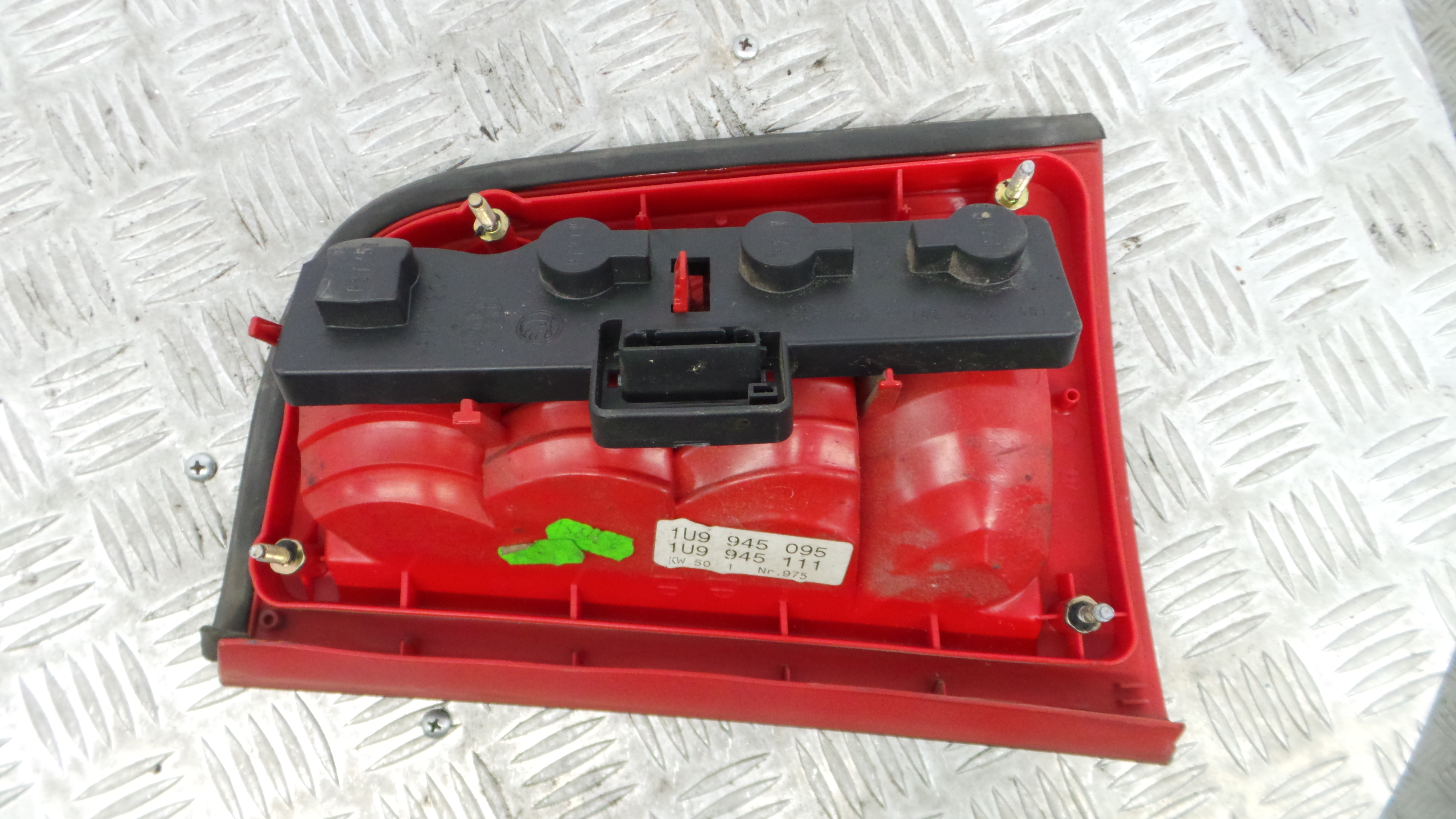 Farolim Stop Esq 1U9945095 - SKODA OCTAVIA I (1U2)-35919185