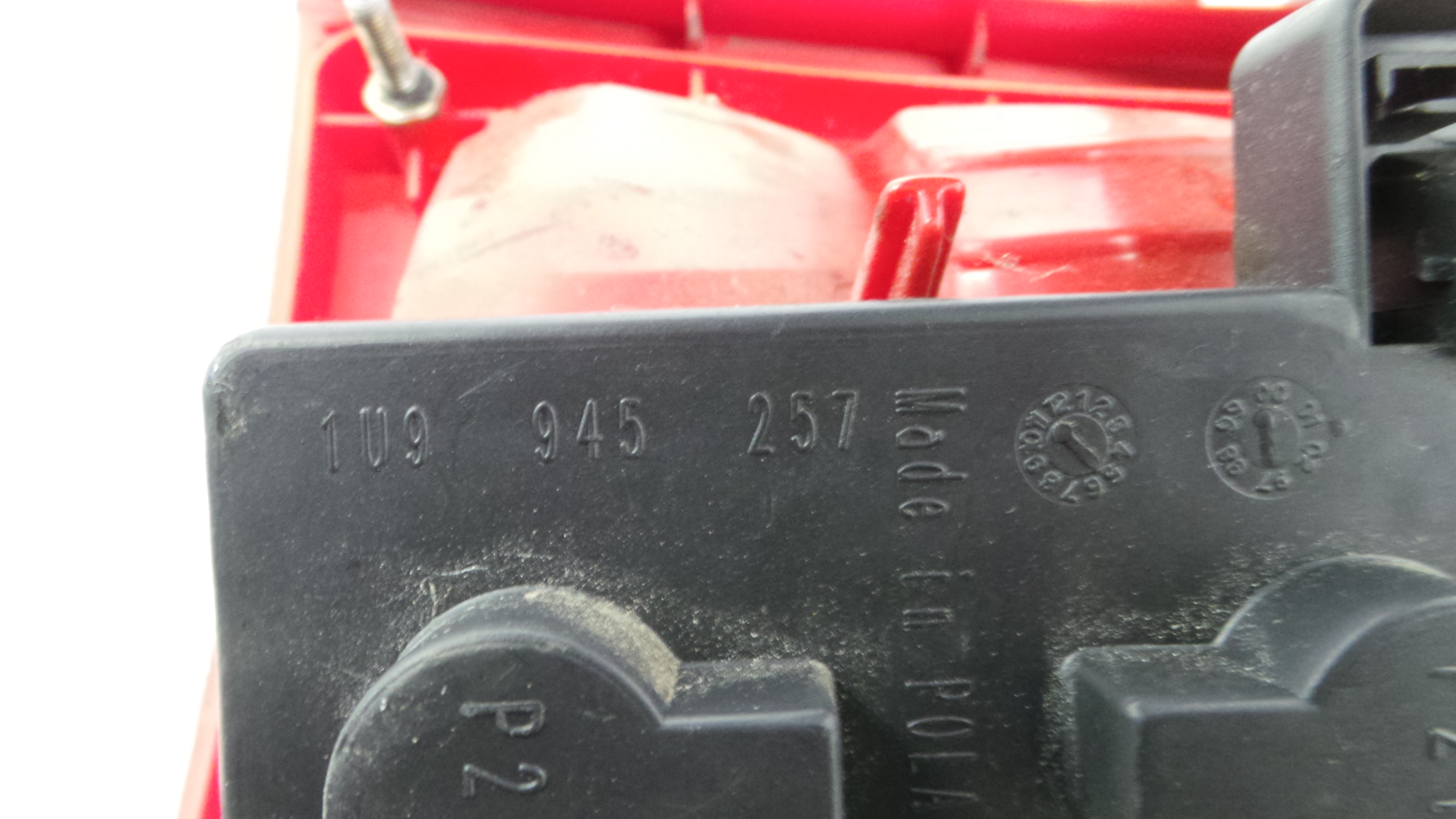 Farolim Stop Esq 1U9945095 - SKODA OCTAVIA I (1U2)-35919185