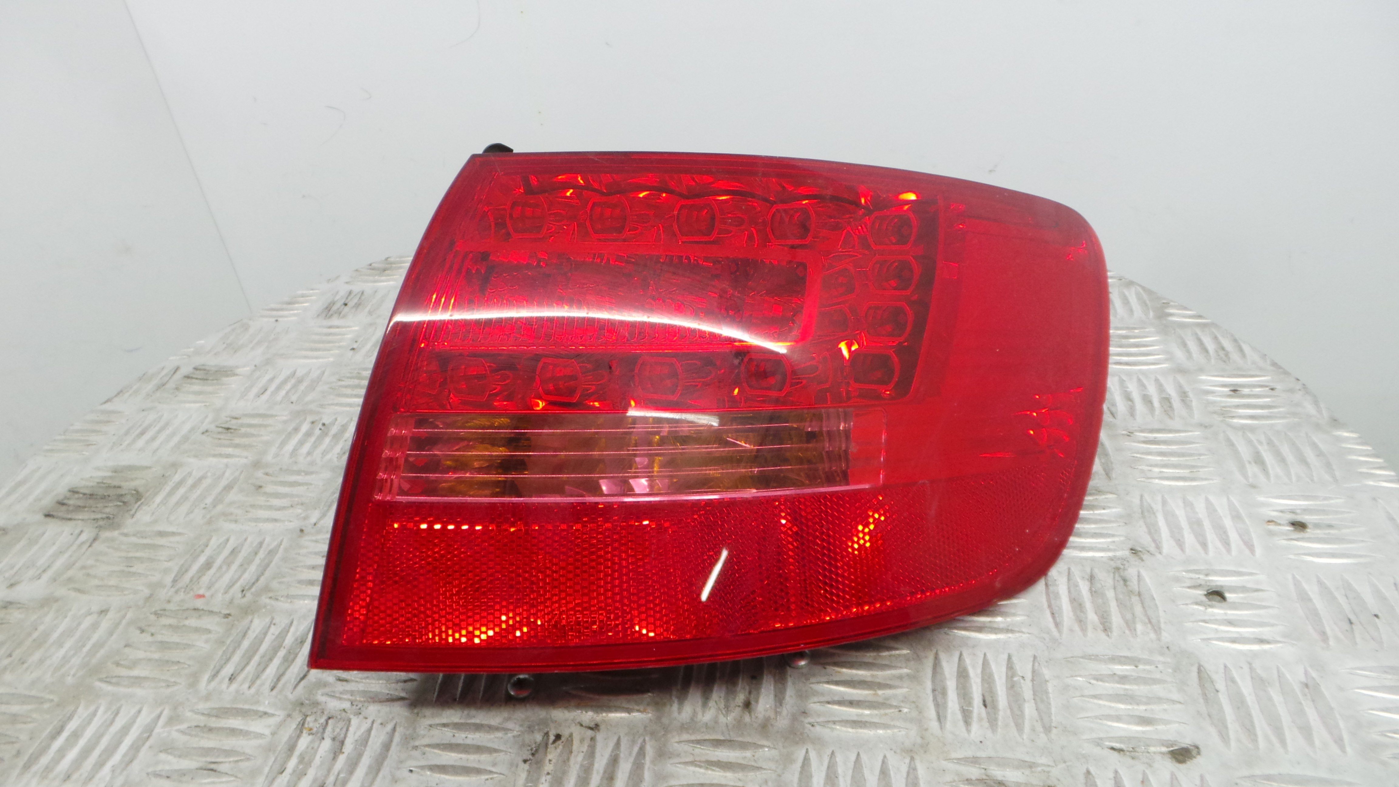 Farolim Stop Dto 89037056 - AUDI A6 C6 (4F2)-35940805 Farolim Stop Dto 89037056 - AUDI A6 C6 (4F2)-35940805