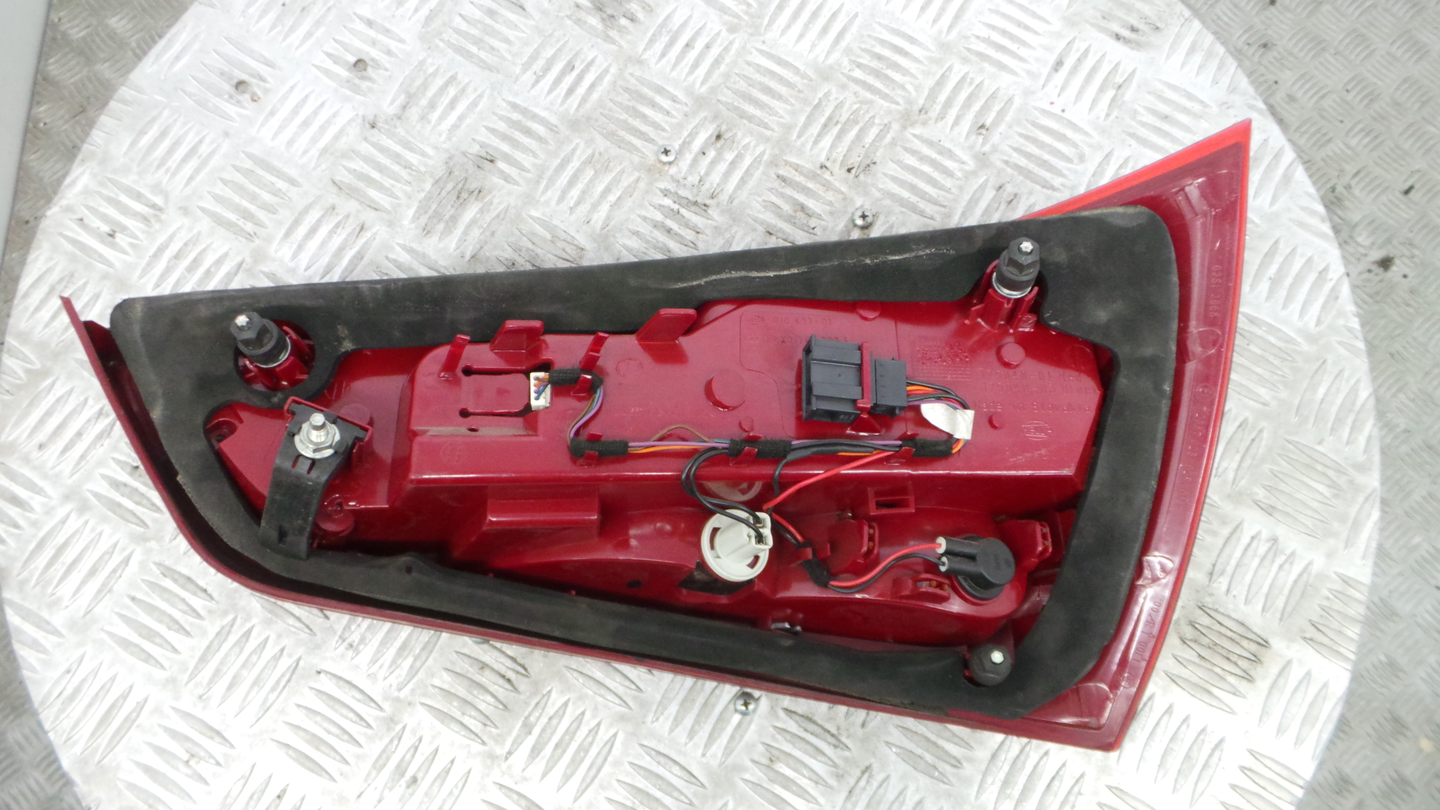 Farolim Stop Esq 8X0945093E - AUDI A1 (8X1, 8XK)-35941066