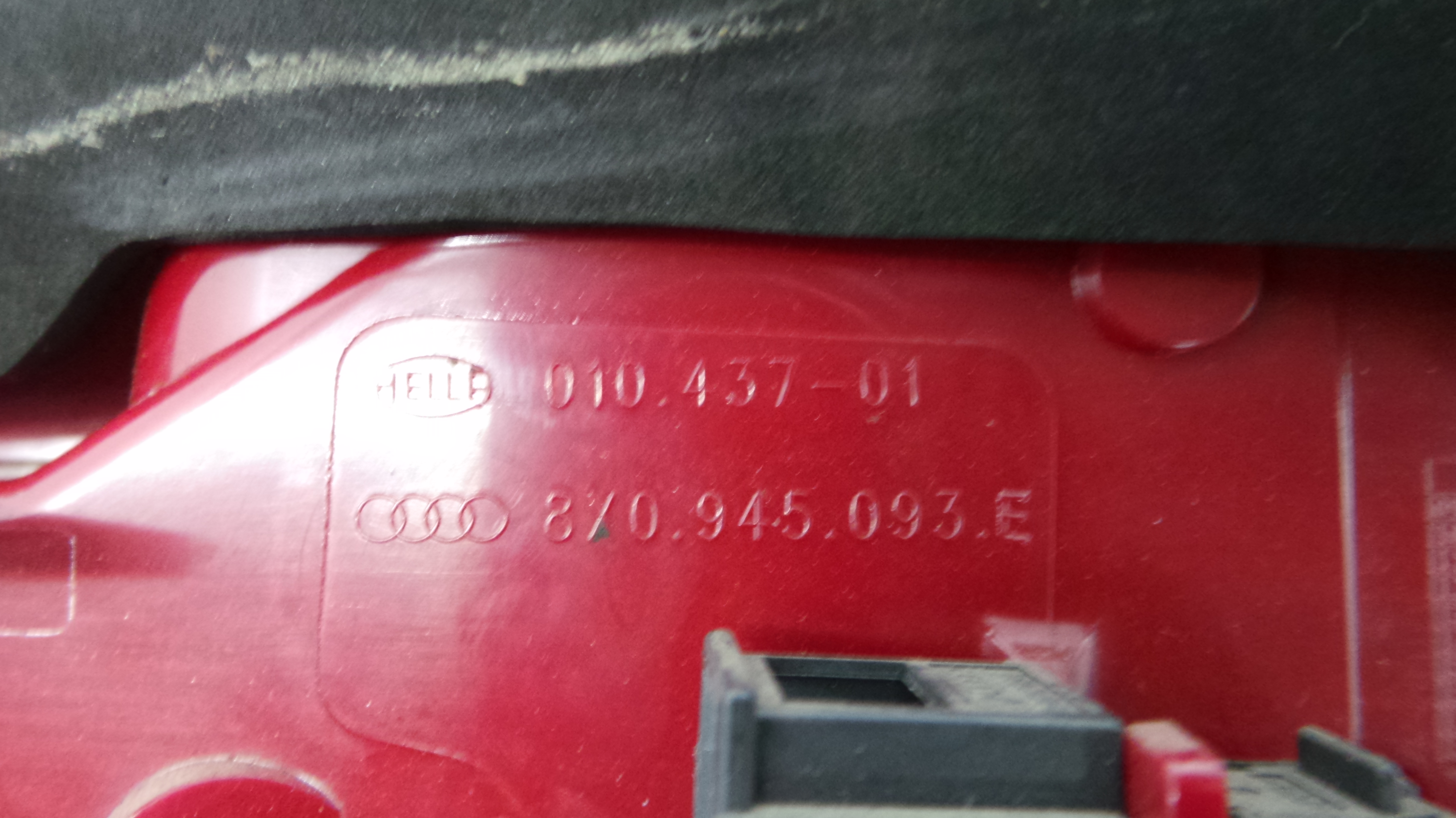 Farolim Stop Esq 8X0945093E - AUDI A1 (8X1, 8XK)-35941066