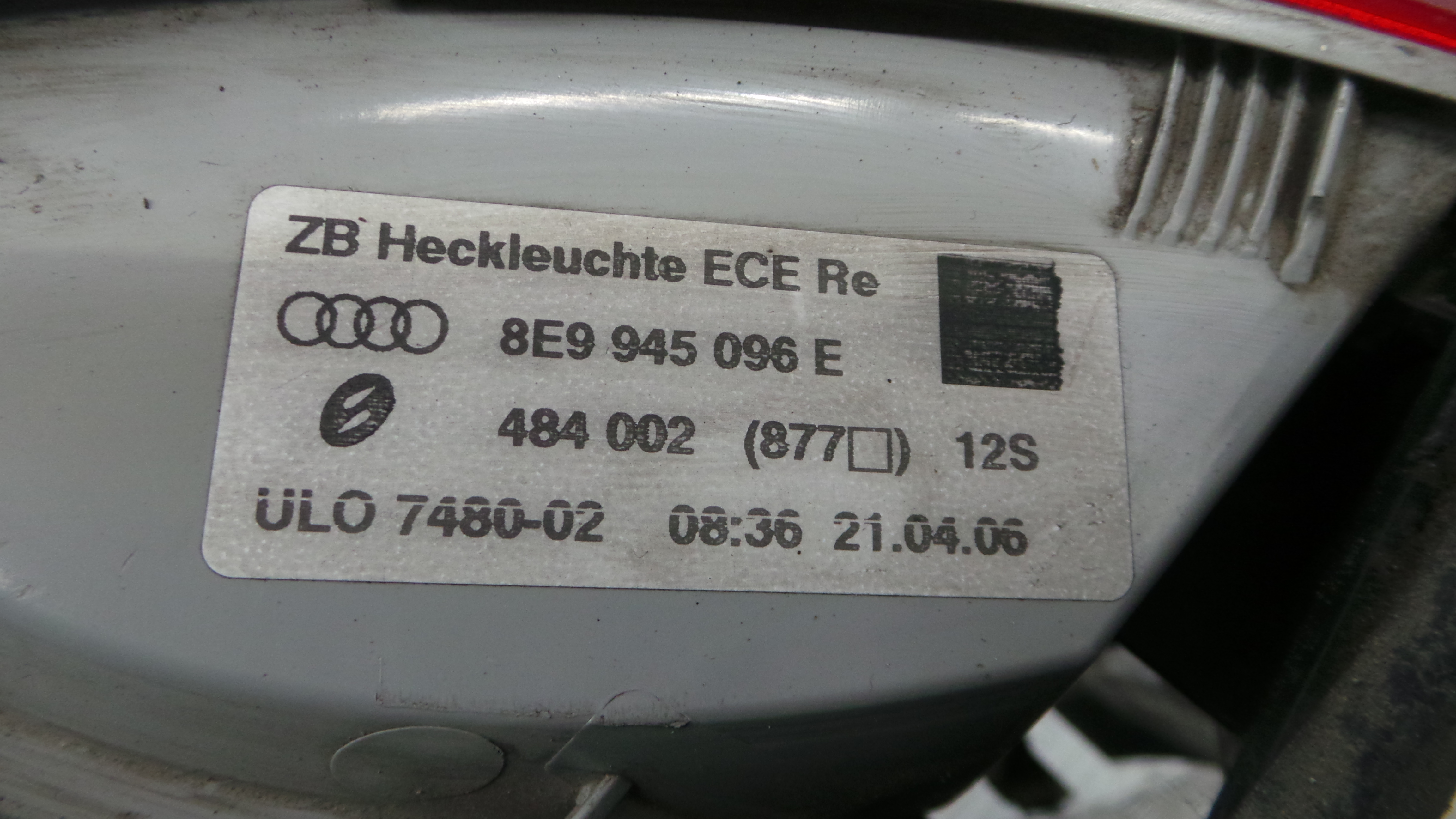 Farolim Stop Dto 8E9945096E - AUDI A4 B7 Avant (8ED)-35941287