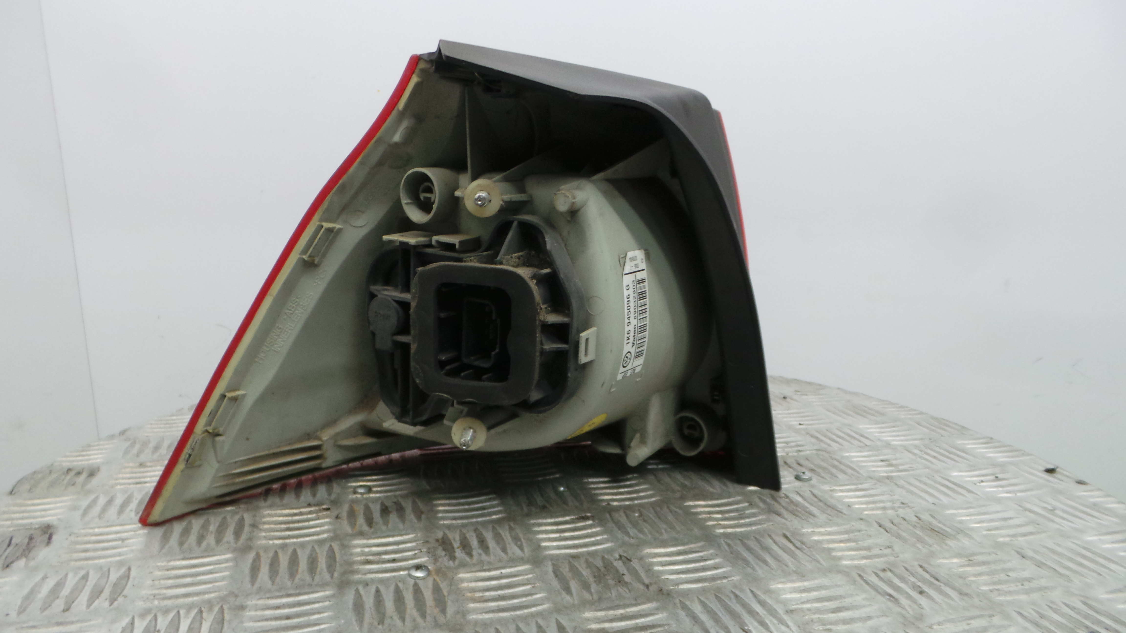 Farolim Stop Dto 1K6945096G - VW GOLF V (1K1)-35968021