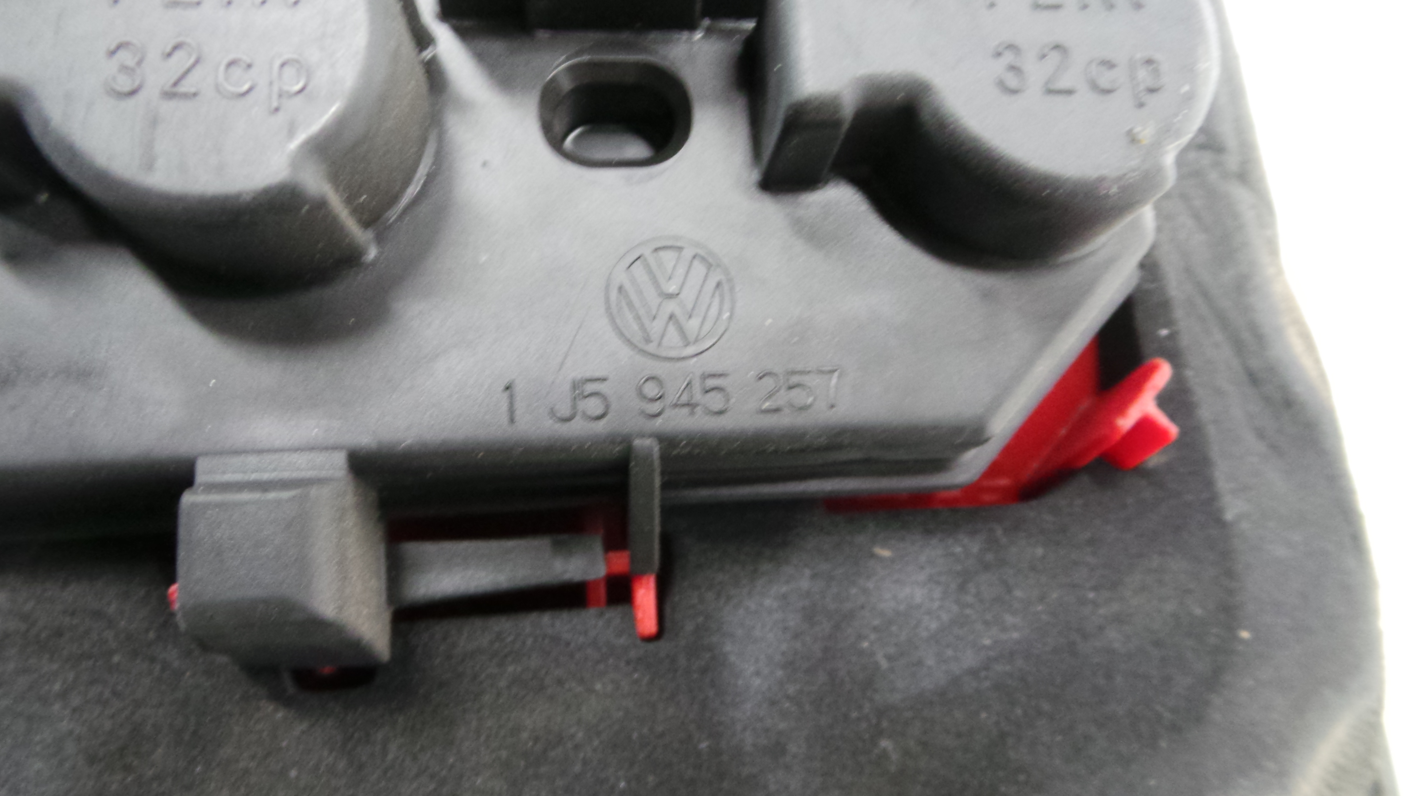 Farolim Stop Dto 1J5945096AC - VW BORA I (1J2)-35968247