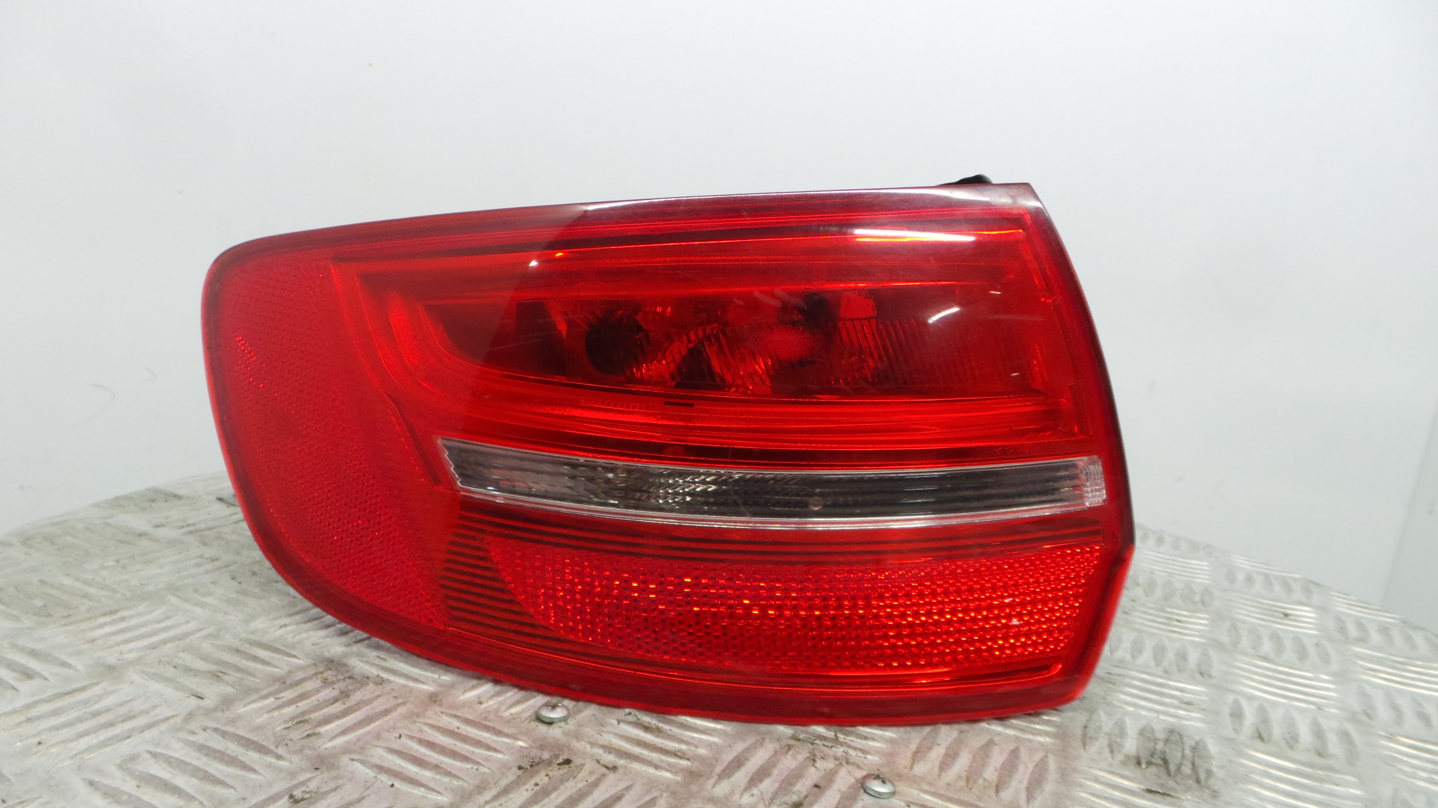 Farolim Stop Esq 8P4945095E - AUDI A3 (8P1)-35968688 Farolim Stop Esq 8P4945095E - AUDI A3 (8P1)-35968688