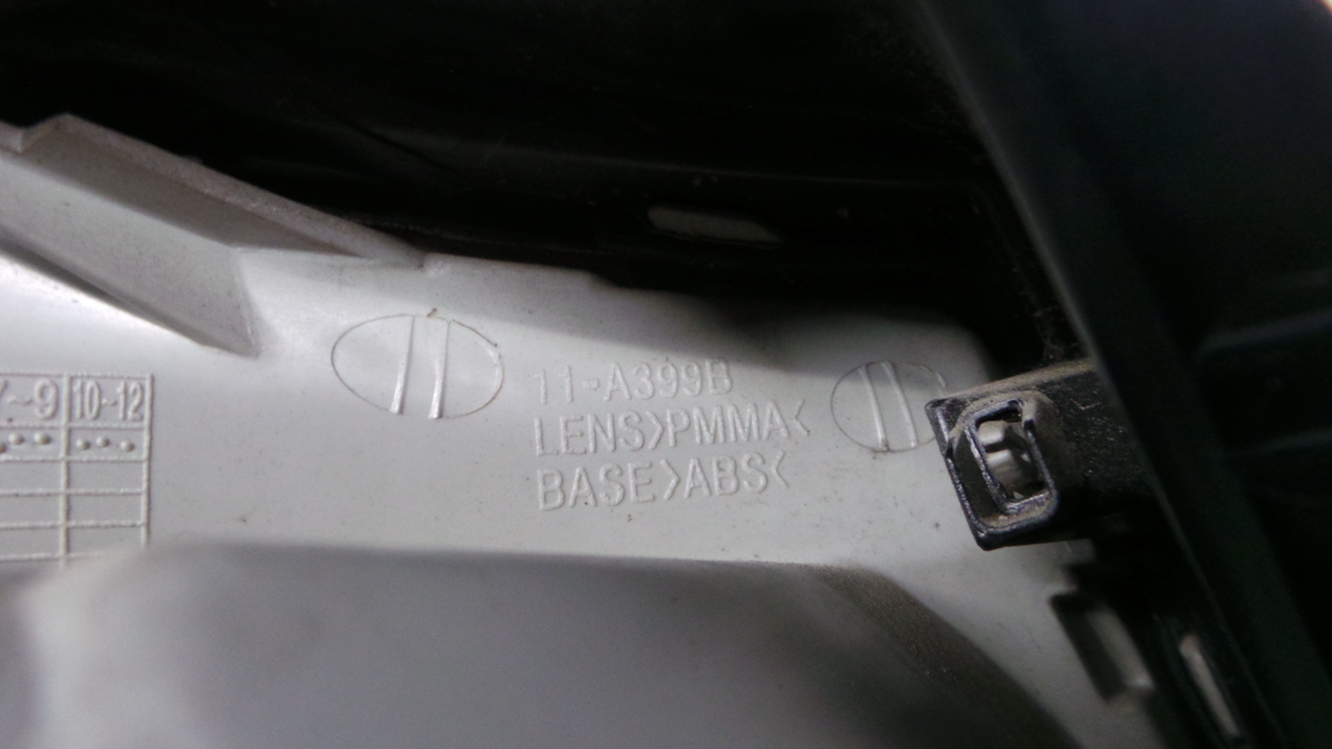 Farolim Stop Dto 11-A399B - VW GOLF V (1K1)-35969159