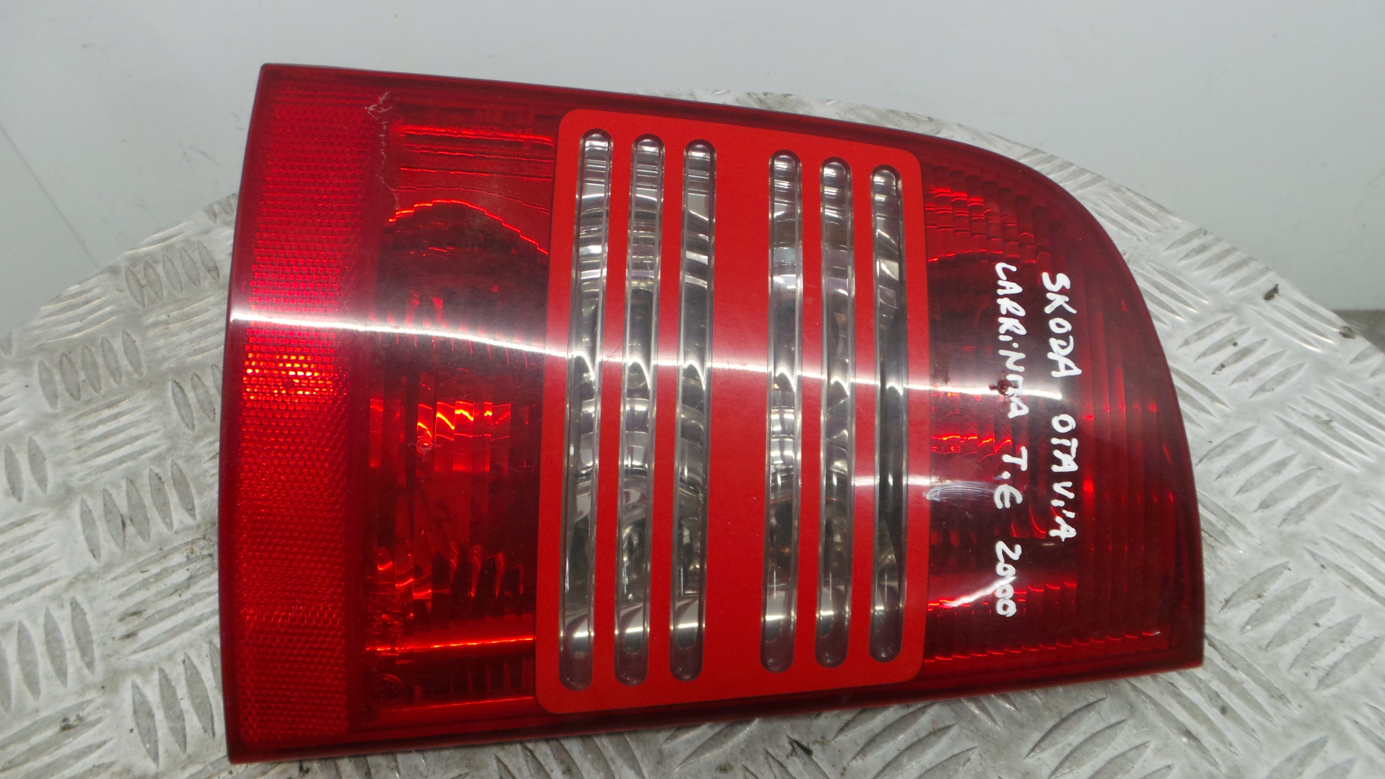 Farolim Stop Esq 1U9945095 - SKODA OCTAVIA I Caixa/Combi (1U5)-35969390