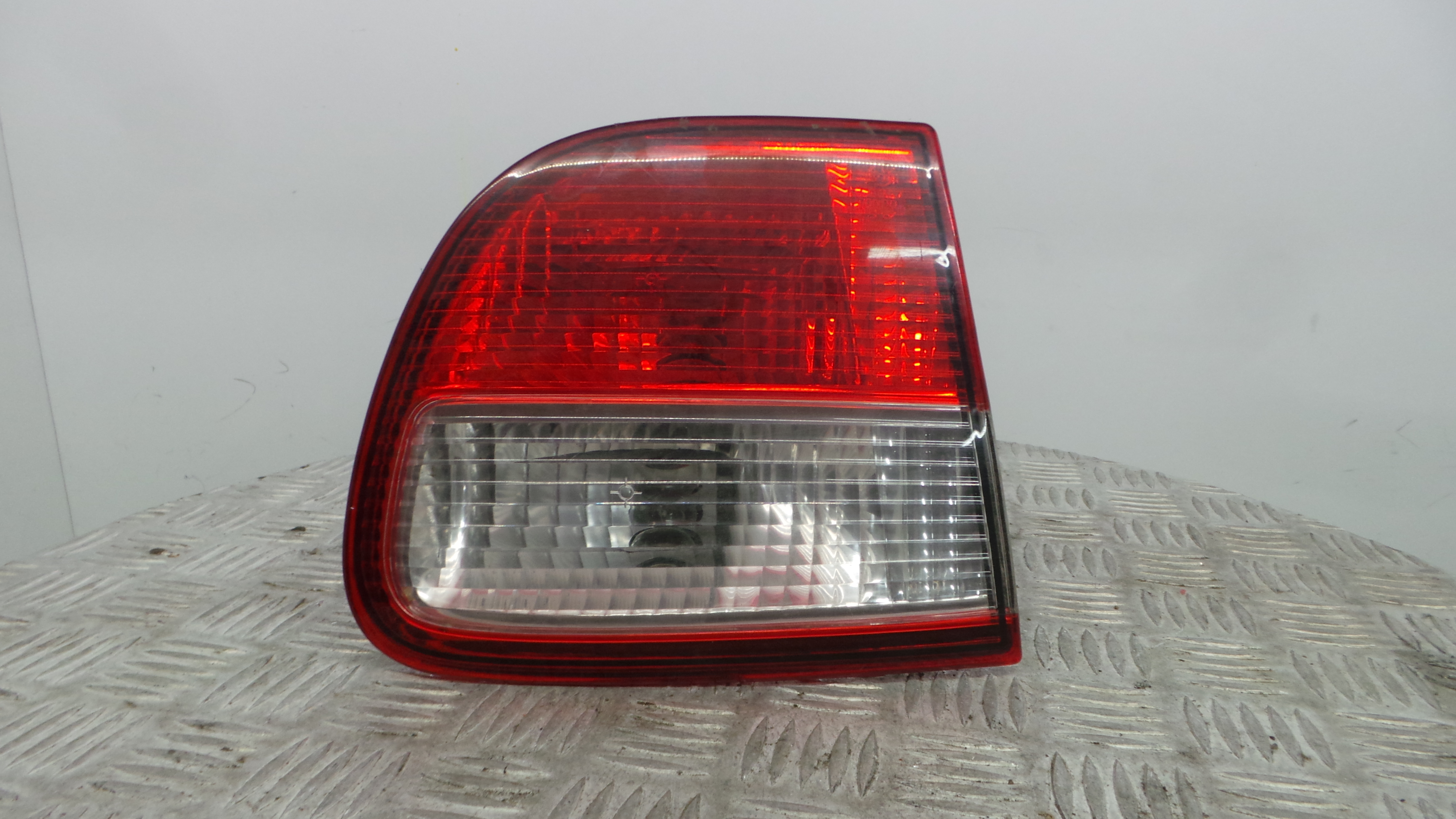 Farolim Stop Esq 1M6945091B - SEAT LEON (1M1)-35970649