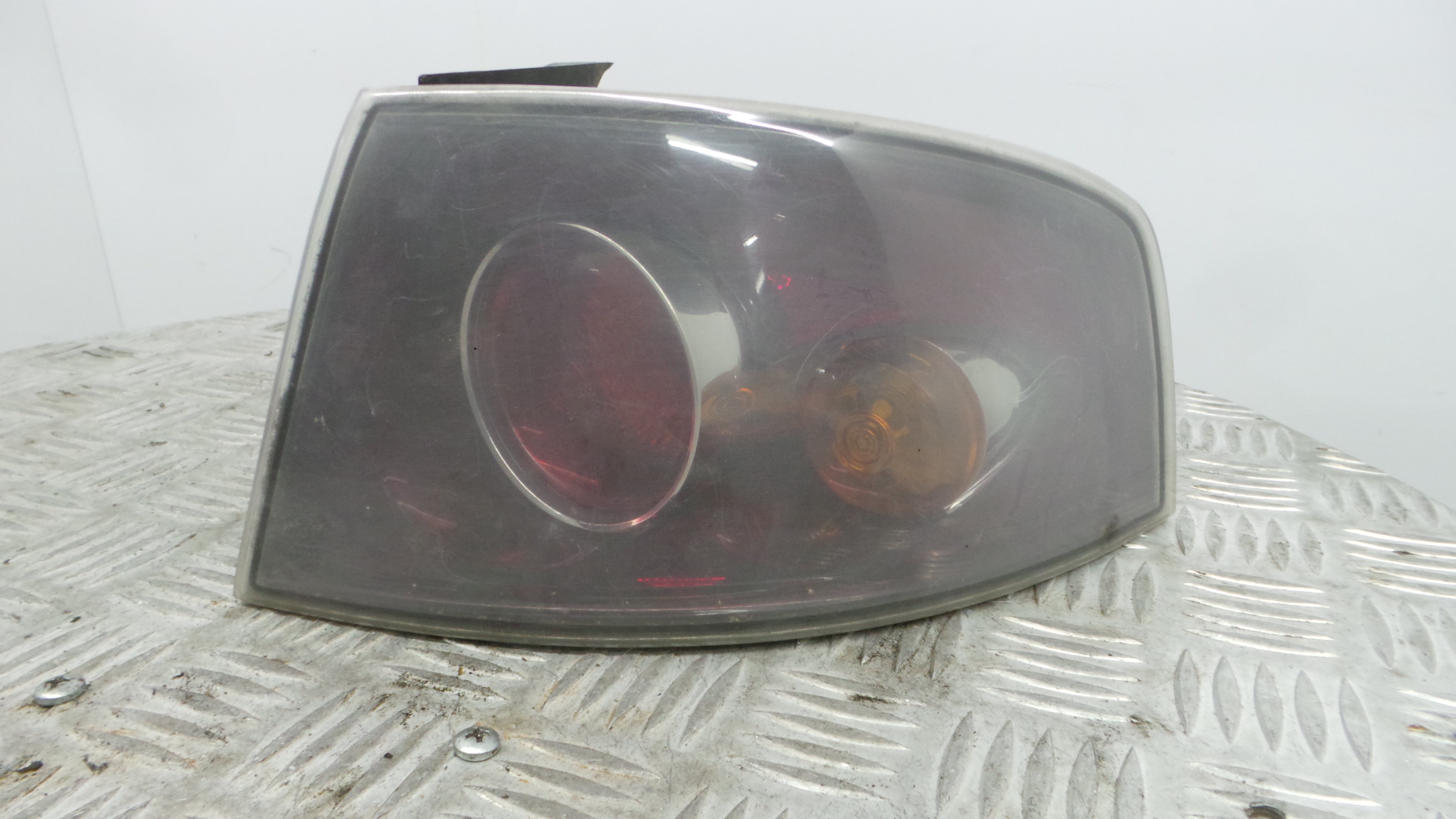 Farolim Stop Dto 6L6945096E - SEAT IBIZA III (6L1), IBIZA Mk III (6L1)-35970919