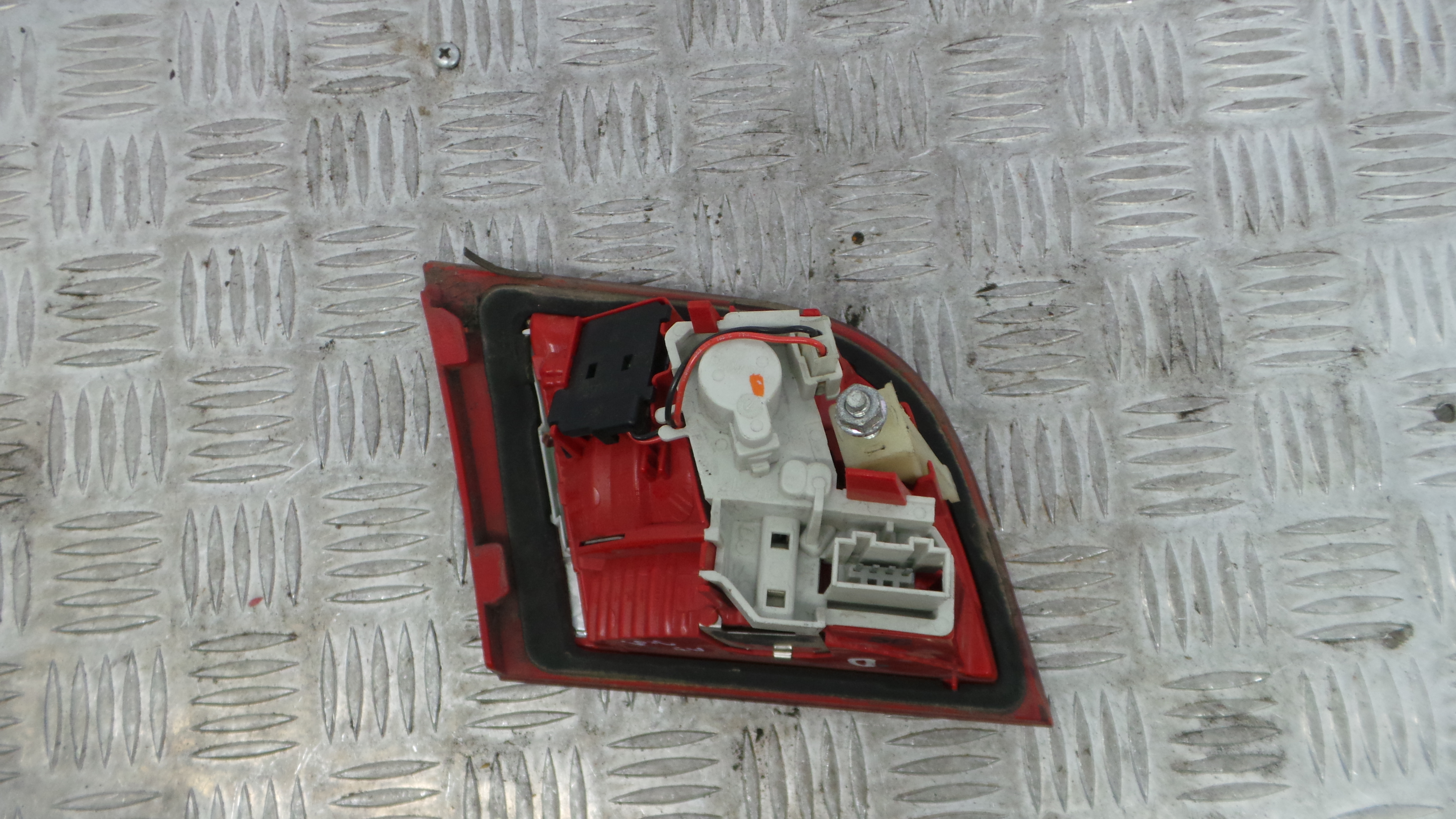 Farolim Stop Dto 8P4945094D - AUDI A3 (8P1)-35971886