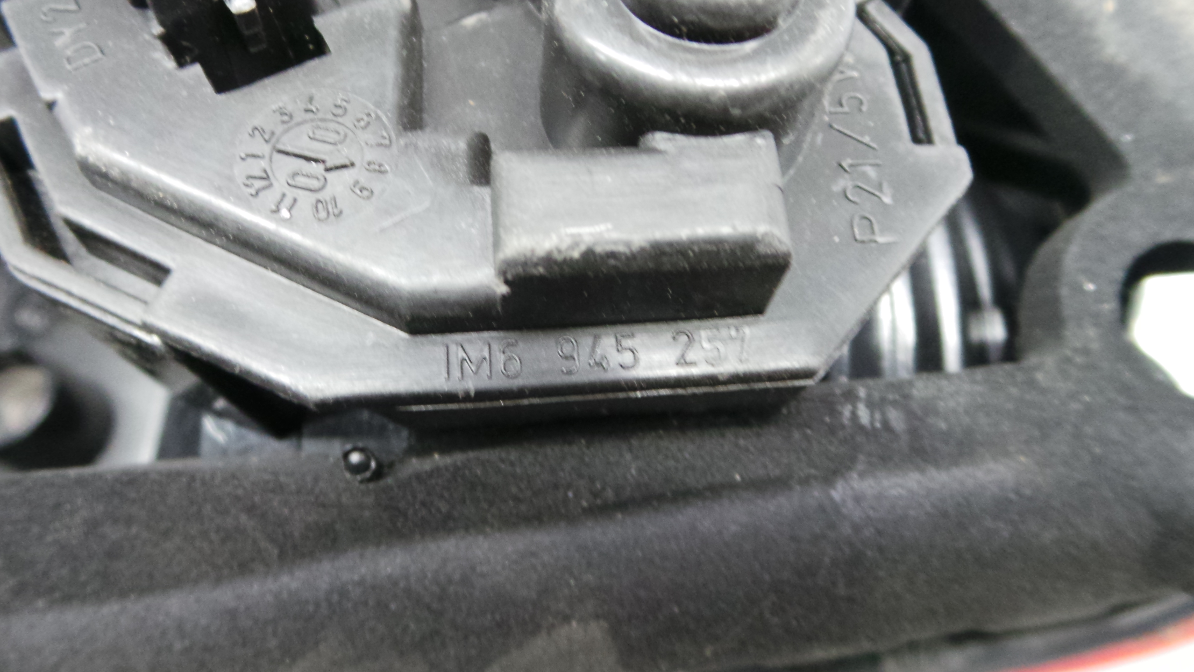 Farolim Stop Esq 1M6945111 - SEAT LEON (1M1)-35972311