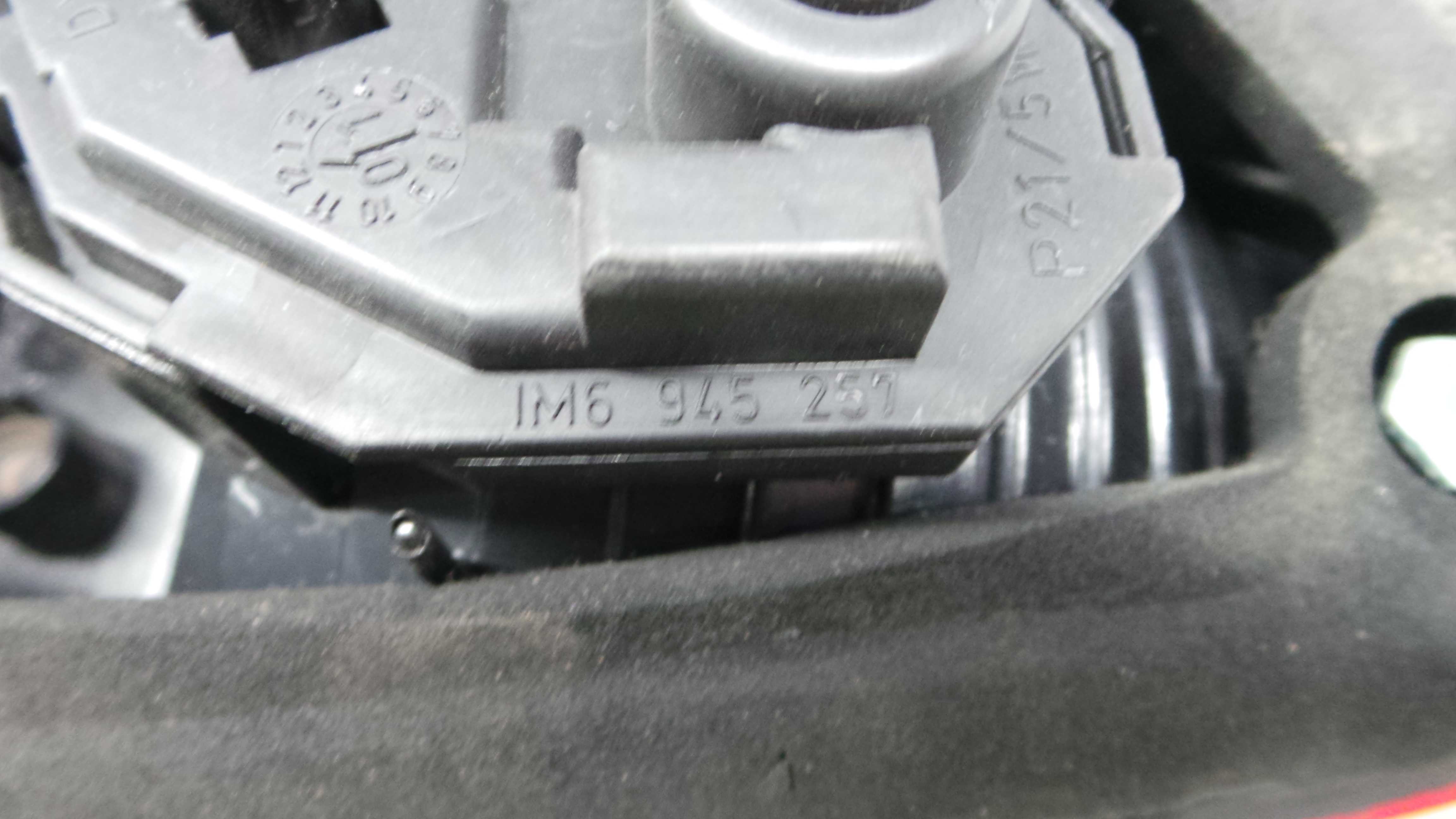 Farolim Stop Esq 1M6945111 - SEAT LEON (1M1)-35972530