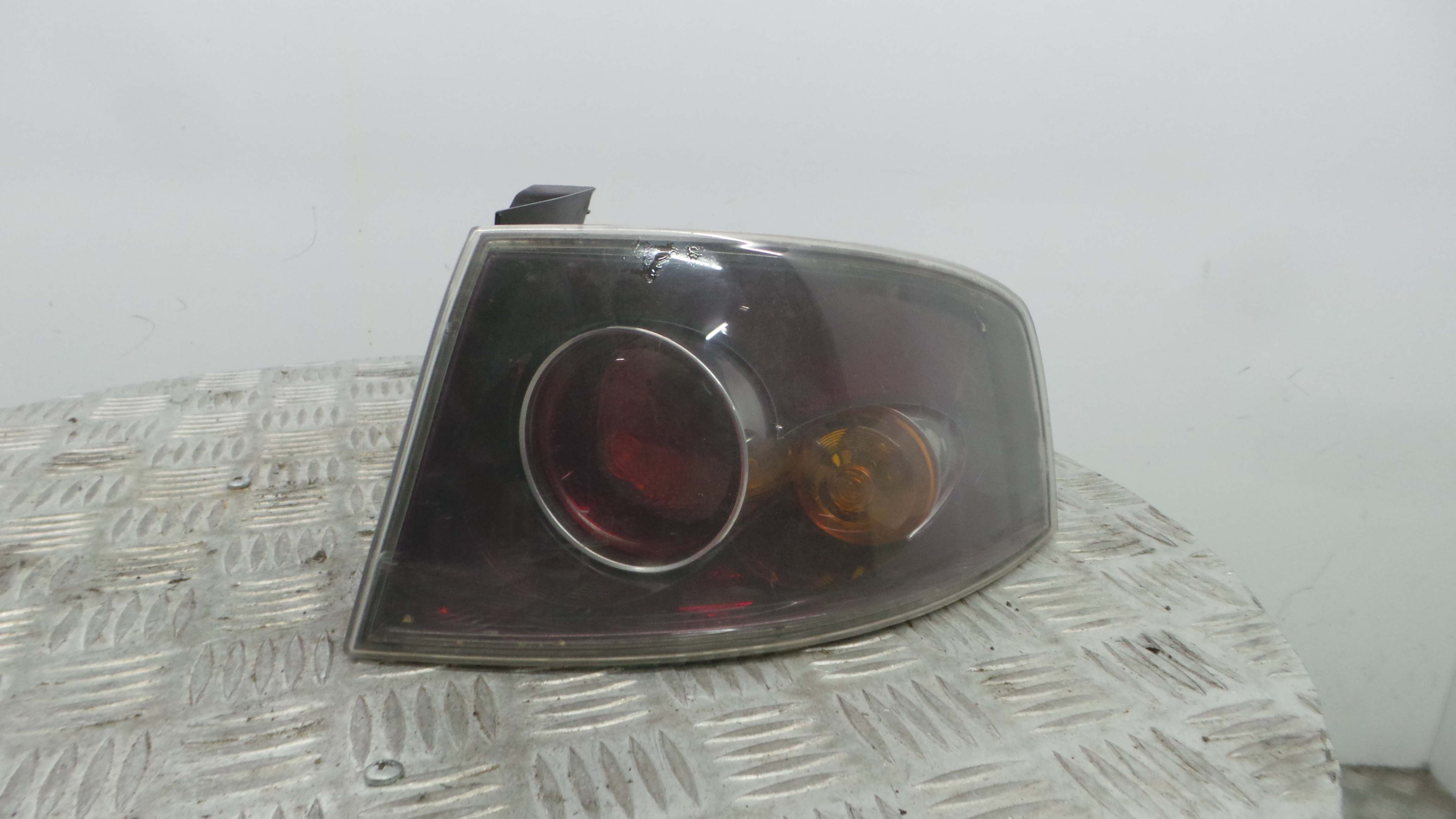 Farolim Stop Dto 6L6945096E - SEAT IBIZA III (6L1), IBIZA Mk III (6L1)-35972556