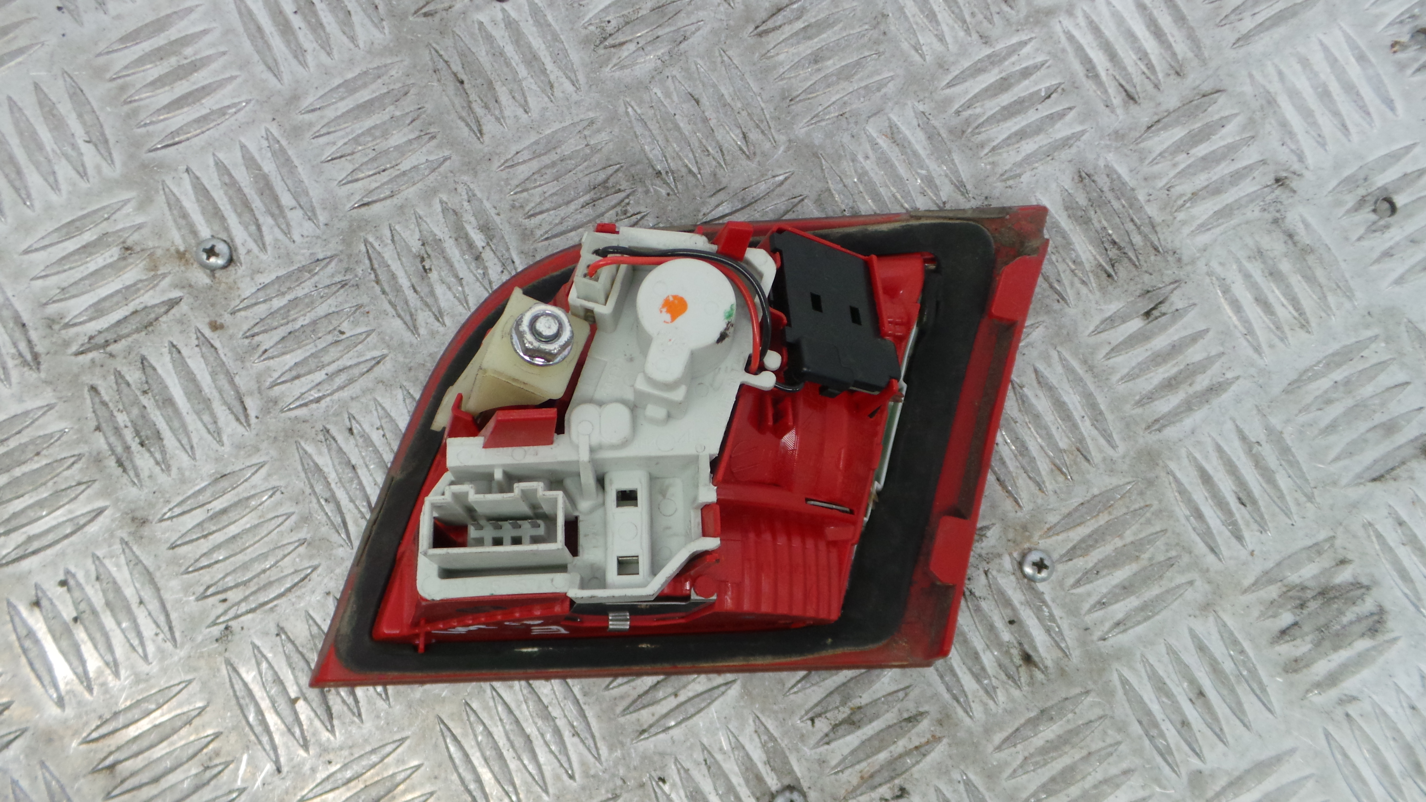 Farolim Stop Esq 8P4945093D - AUDI A3 (8P1)-35972748