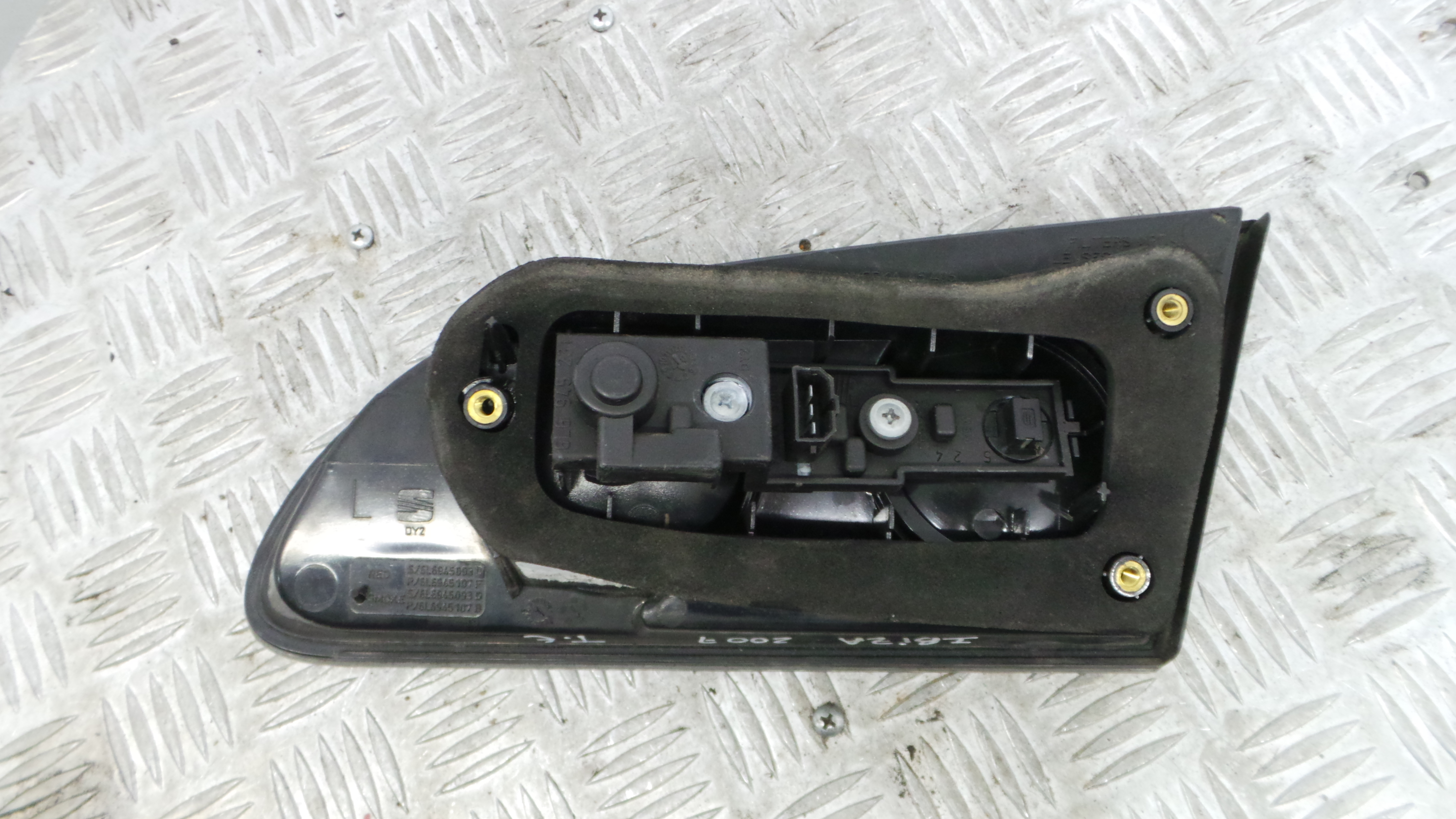 Farolim Stop Esq 6L6945093L - SEAT IBIZA III (6L1), IBIZA Mk III (6L1)-35972754