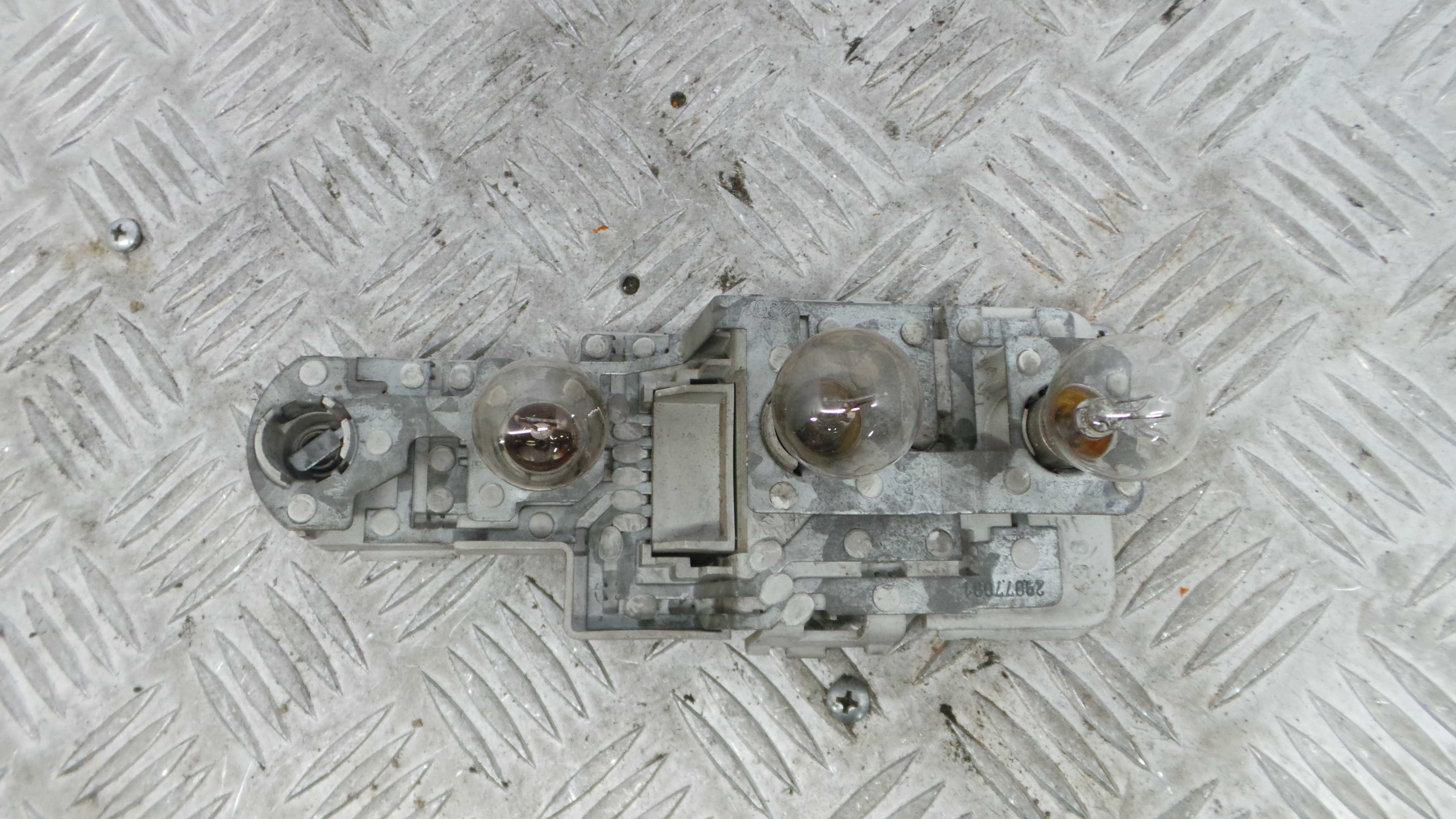 Suporte Lampadas Tras Direito 8L0945257 - AUDI A3 (8L1)-35974183