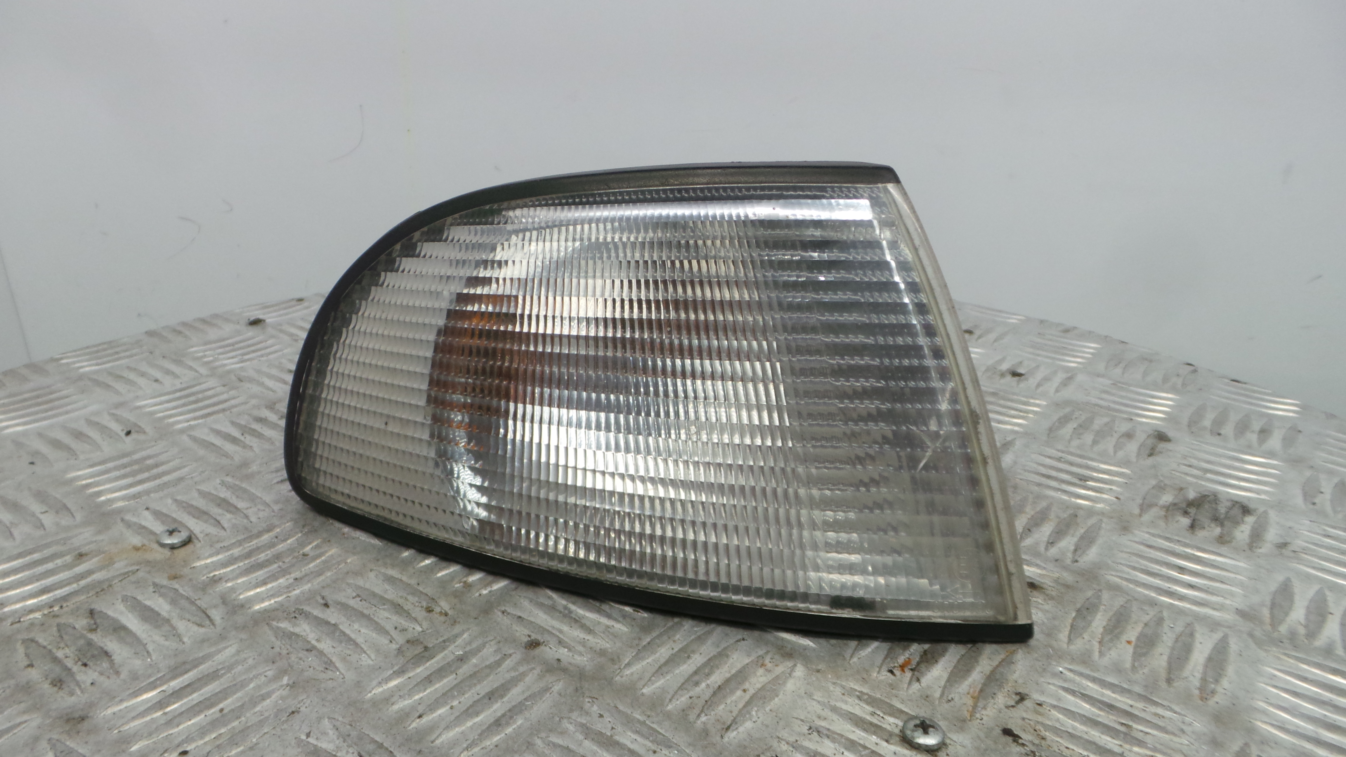 Farolim de Pisca Frente Dto 8D0953050 - AUDI A4 B5 (8D2)-35974733 Farolim de Pisca Frente Dto 8D0953050 - AUDI A4 B5 (8D2)-35974733