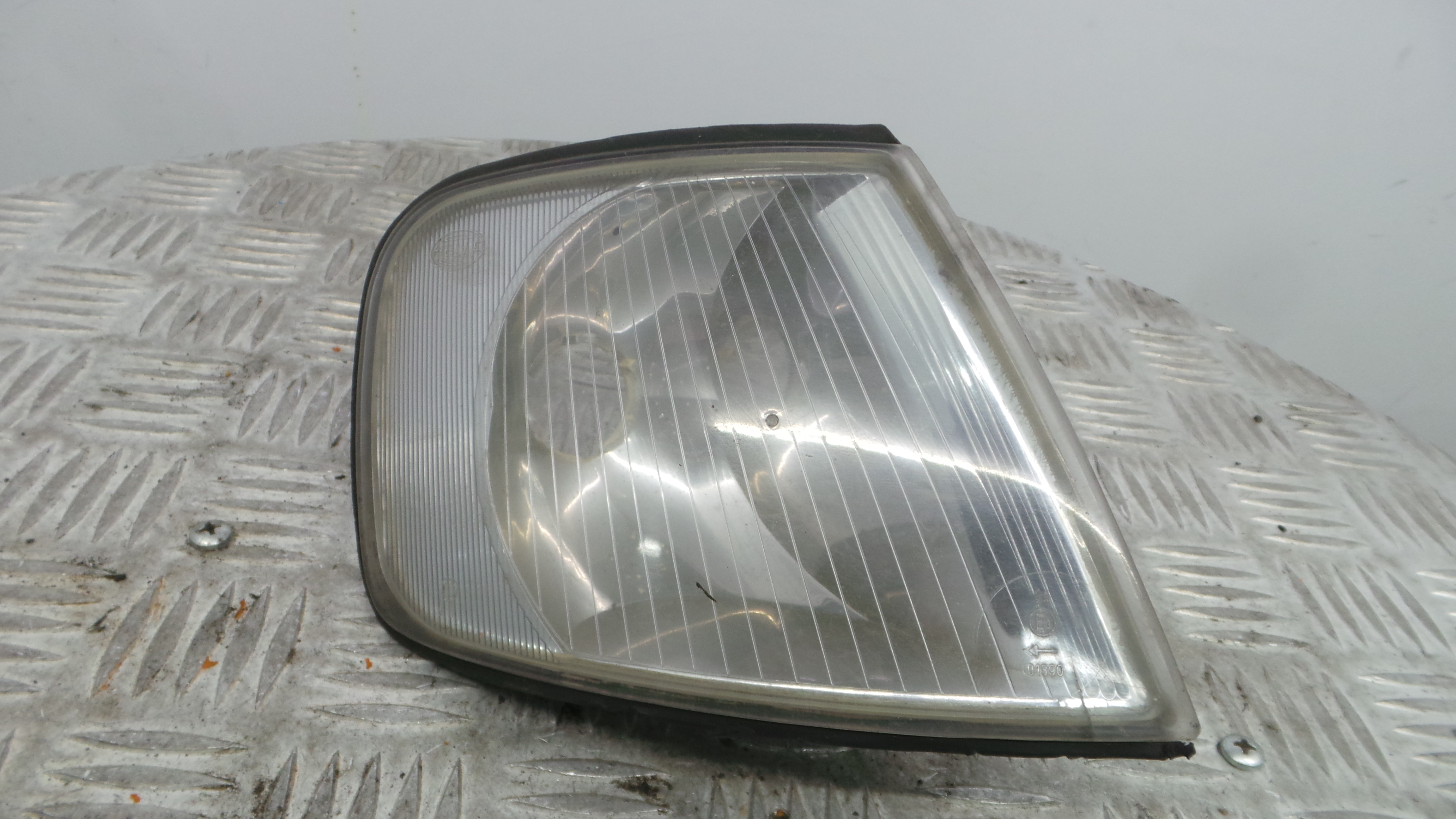 Farolim de Pisca Frente Dto 8D0953050C - AUDI A3 (8L1)-36056897 Farolim de Pisca Frente Dto 8D0953050C - AUDI A3 (8L1)-36056897