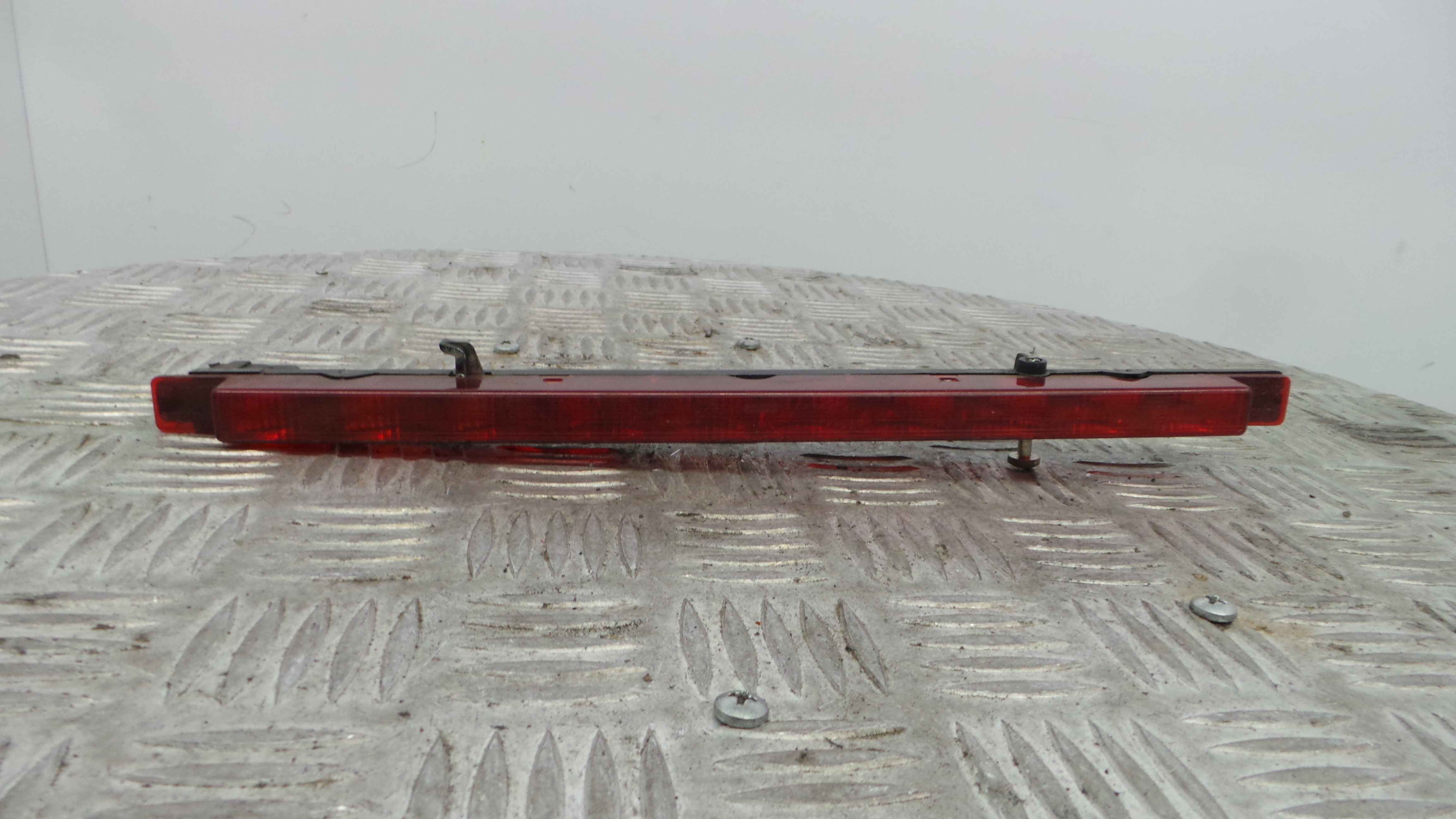 Farolim Stop Central / Luz de Stop Adicional 8D9945097B - AUDI A3 (8L1)-36057760 Farolim Stop Central / Luz de Stop Adicional 8D9945097B - AUDI A3 (8L1)-36057760